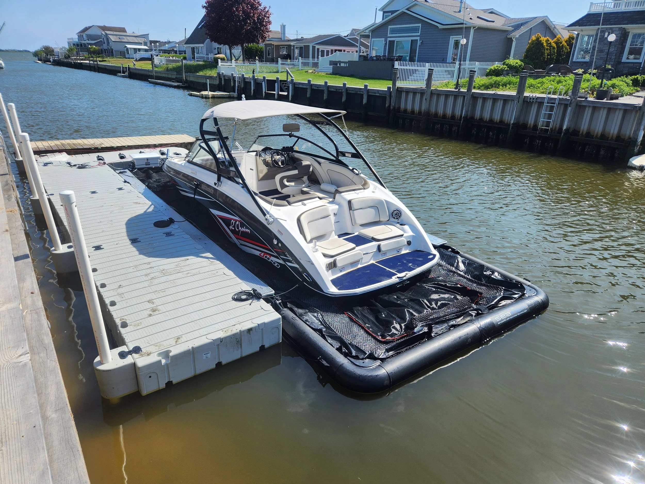 24' Yamaha Jet Boat in 31x10 Solstice SeaPen, New York