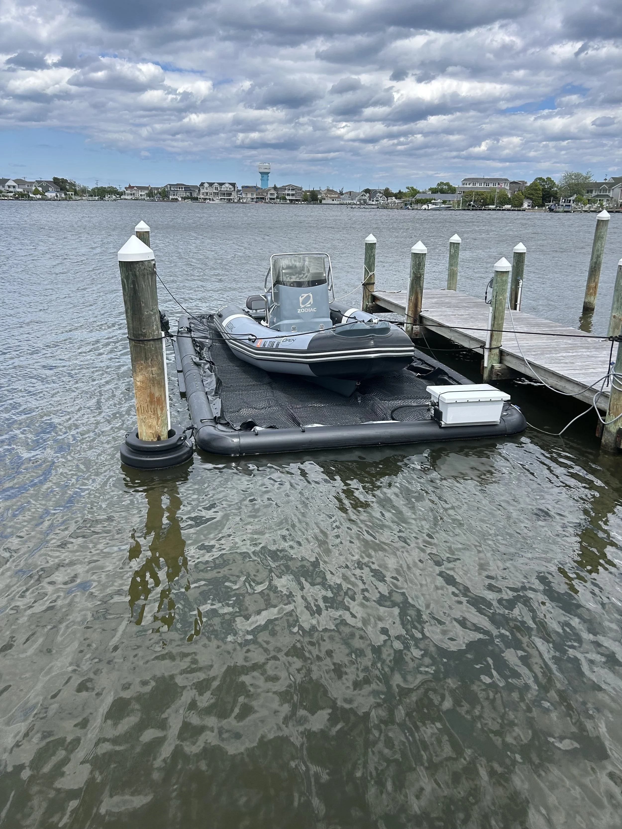 17' Zodiac in 21x10 Solstice SeaPen, New Jersey