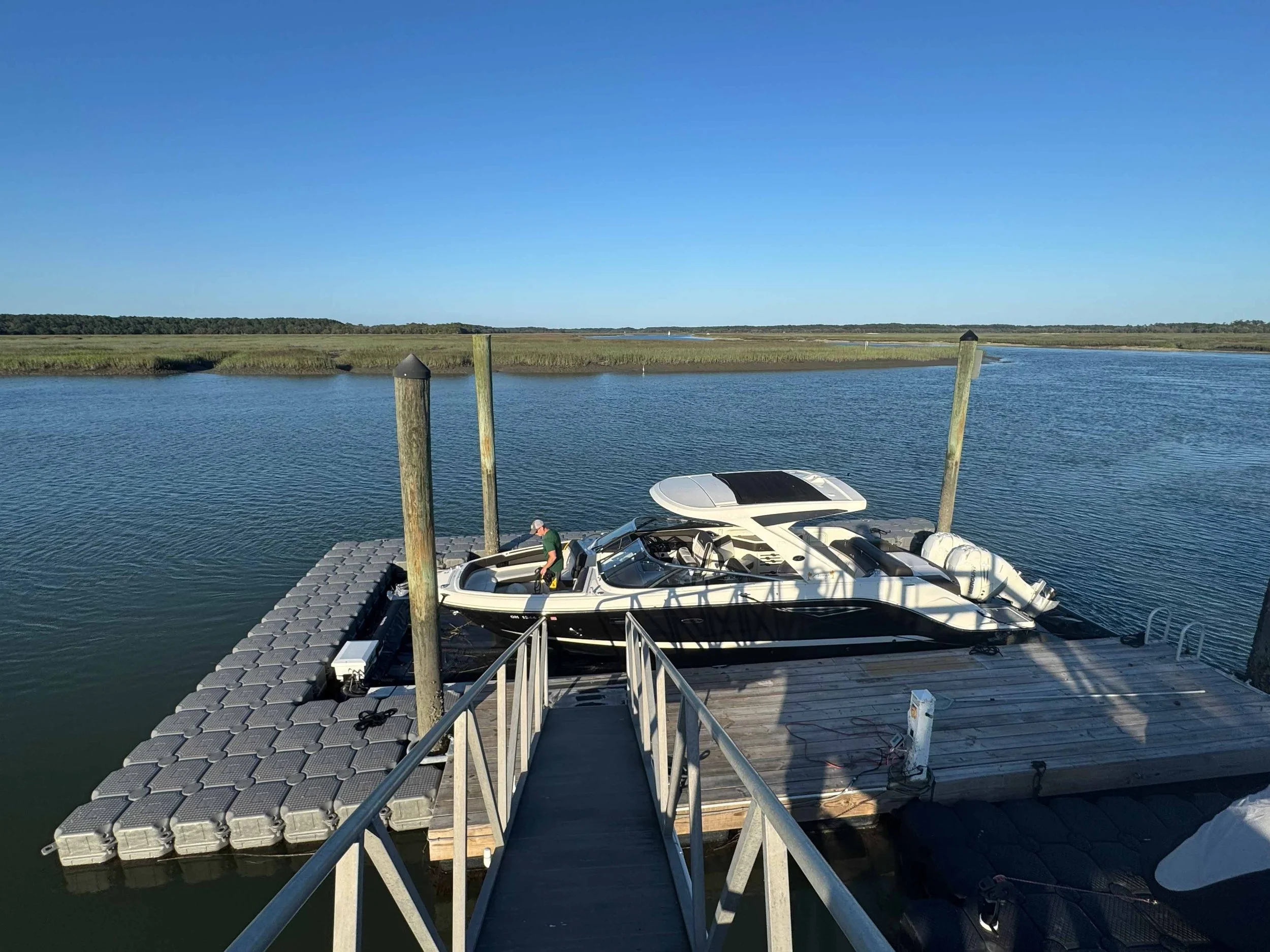 32' Sportsman in 37x13 Solstice SeaPen, Hilton Head Island, South Carolina