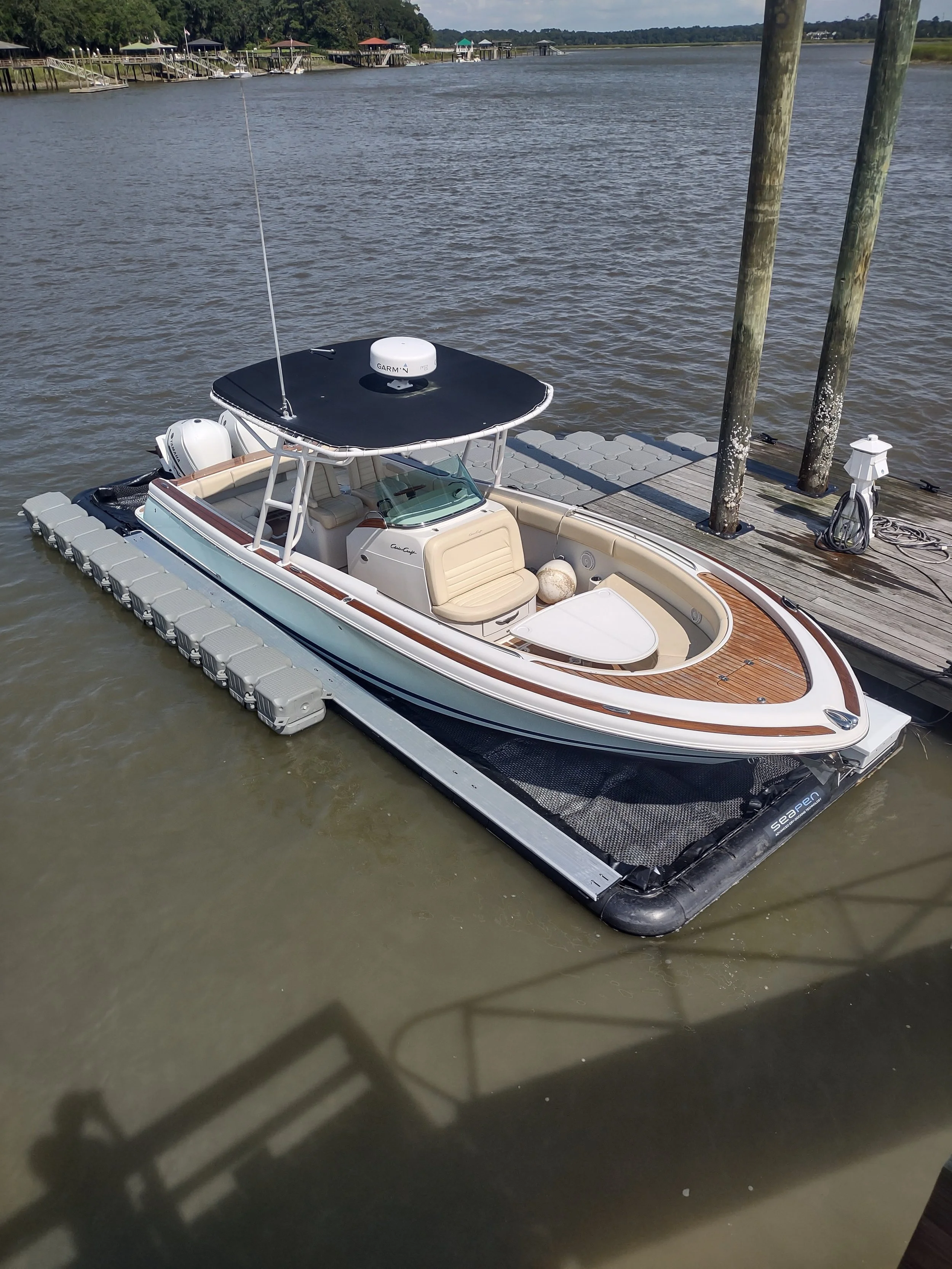 27' Everglades in 31x10 Solstice SeaPen, Georgia