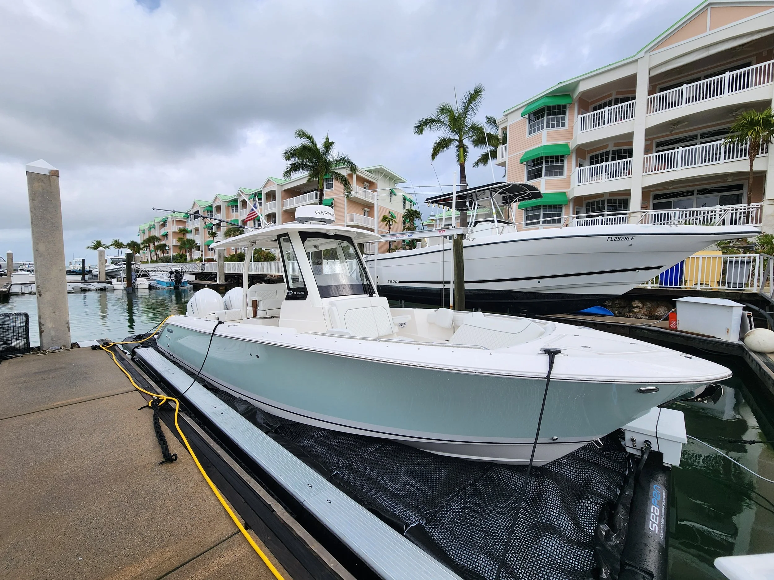 28' 2025 Pursuit in 31x10 Solstice SeaPen, Florida
