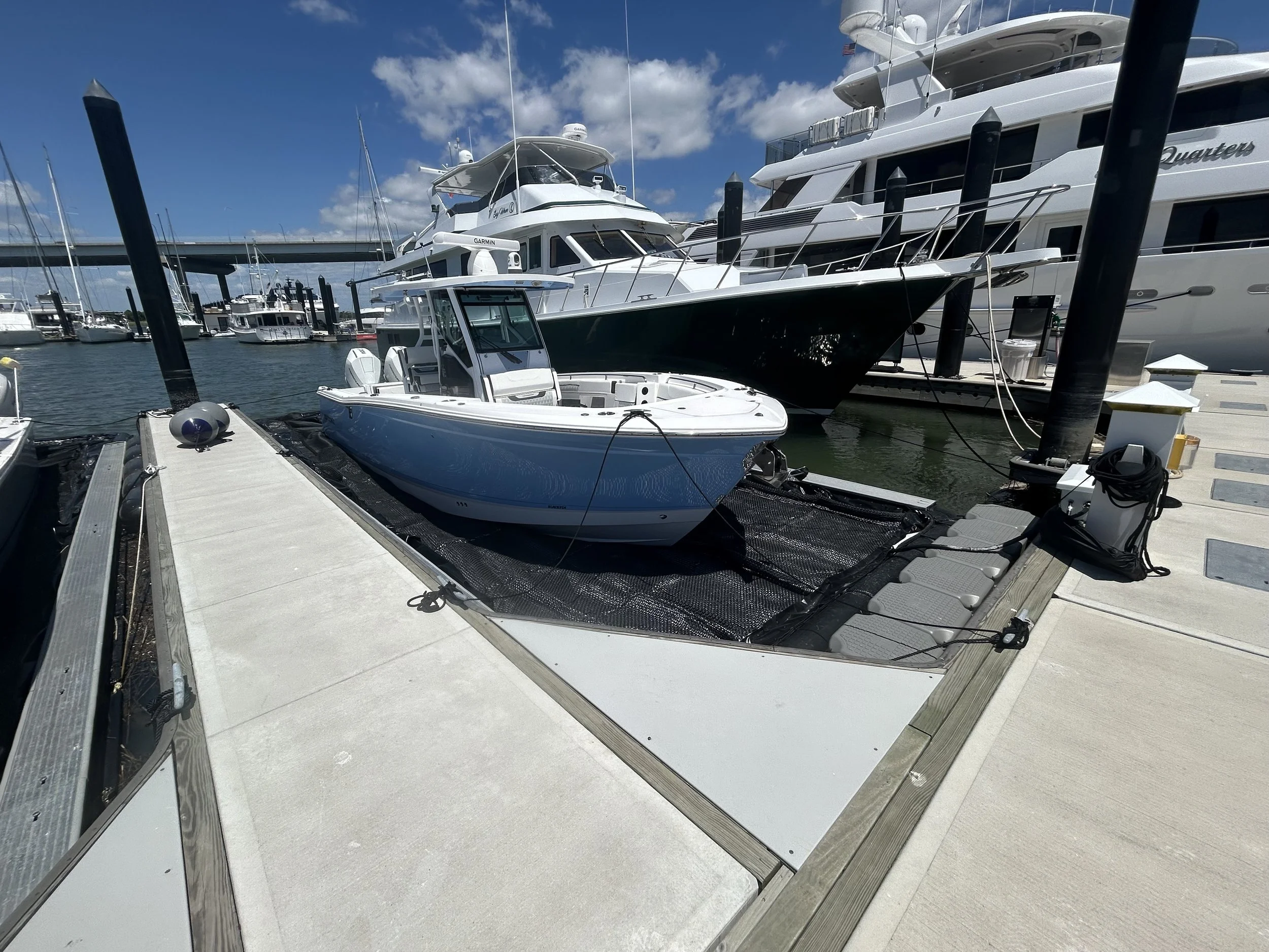 32' Blackfin in 37x13 Solstice SeaPen, South Carolina