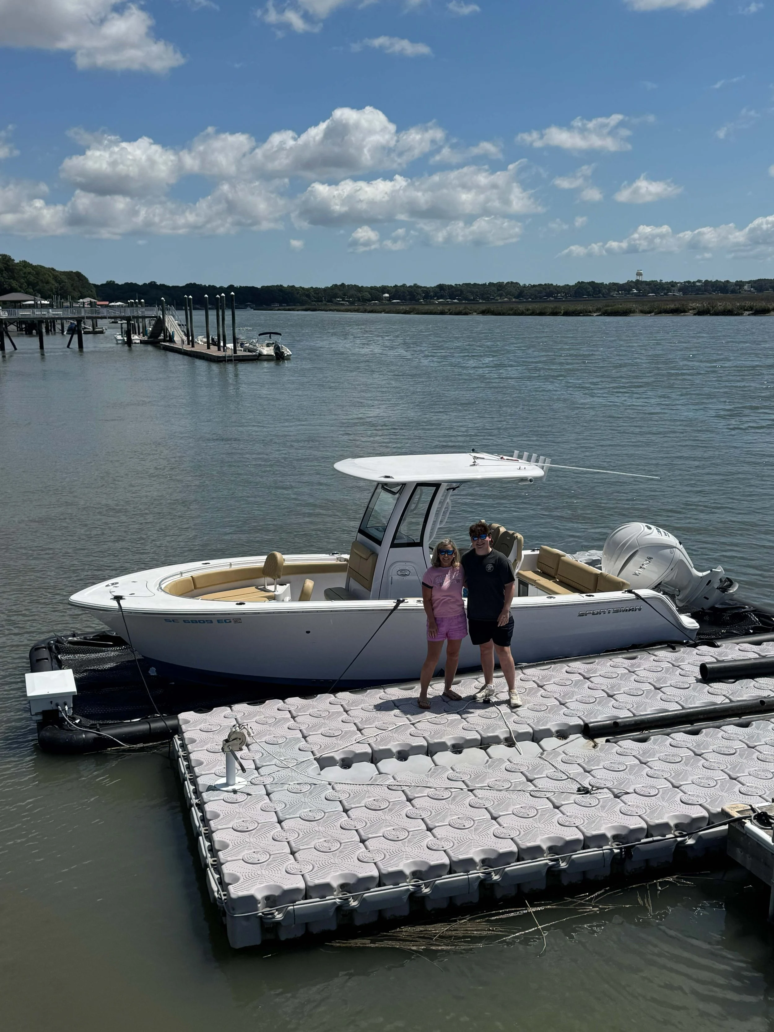 231 24' Sportsman in 28x10 Solstice SeaPen, Beaufort, South Carolina