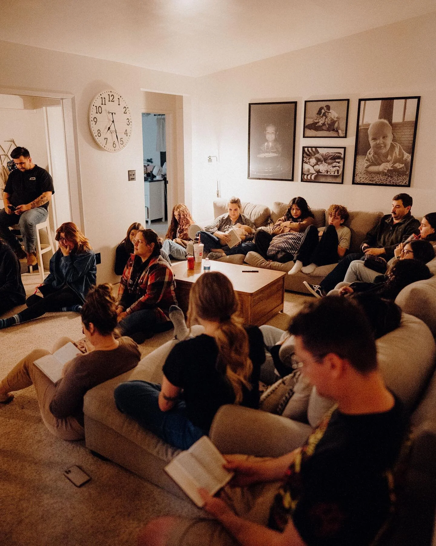 TONIGHT 6pm | Bring a friend, bring your Bible, &amp; come enjoy a night of fellowship! 

#youngadults #youngadultshomefellowship