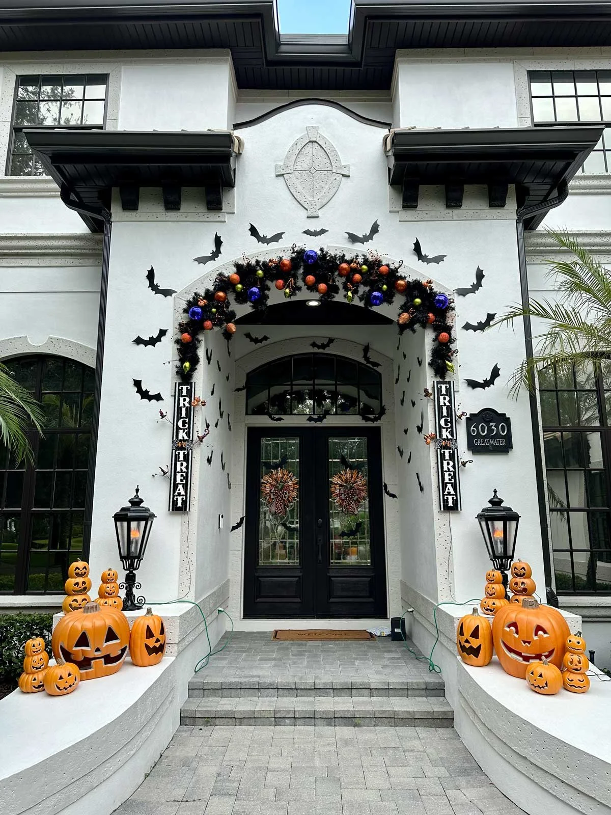 halloween-entryway.jpg