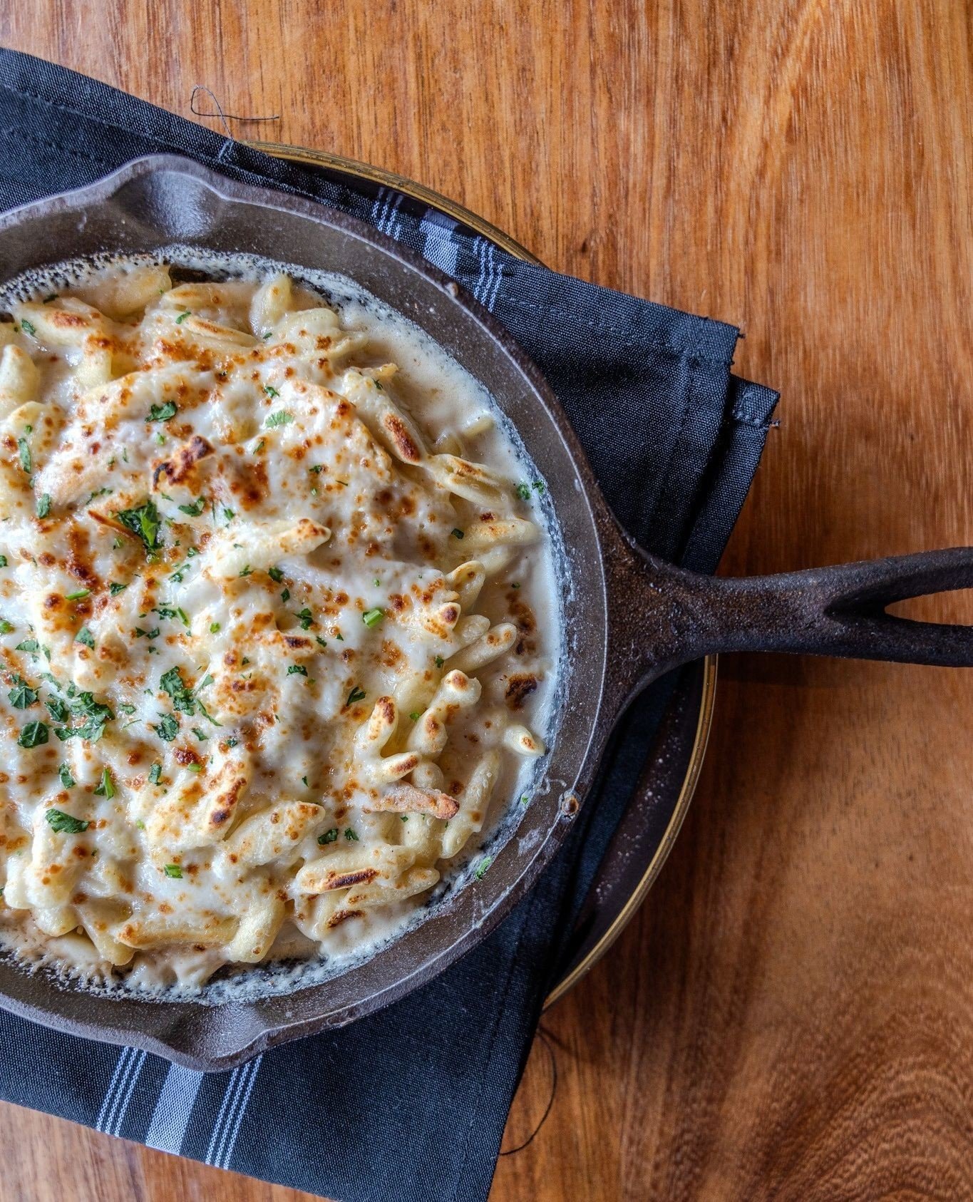 Baked Chicken Alfredo 🔥⁠
CAVATELLE PASTA + PULLED ROTISSERIE CHICKEN + PARMIGIANO CREAM SAUCE + MOZZARELLA 🤤⁠
⁠
If you haven't given this bad mamma jamma a try, you MUST!⁠
⁠
We're on OpenTable for reservations &ndash; we'll see you soon 😎⁠
.⁠
.⁠
.