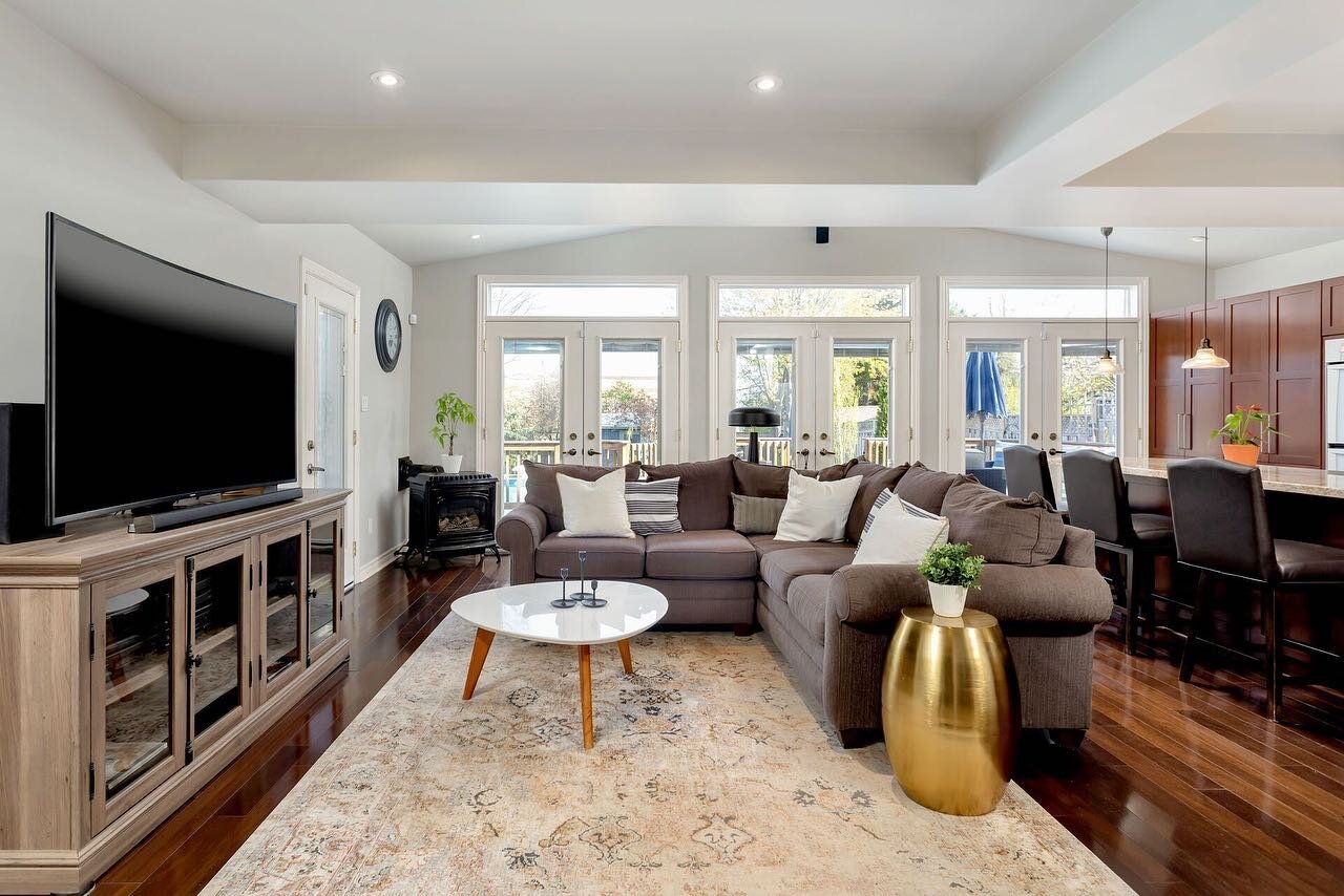 JUST SOLD | 38 Neptune Crt 🪷

4 DAYS ON THE MARKET👥
1  BULLY OFFER - FIRM💰

💪This house was absolutely stunning, and our team put in tremendous effort to ensure it was picture-perfect before going on the market.

@tamara.o.realtor clients bought 