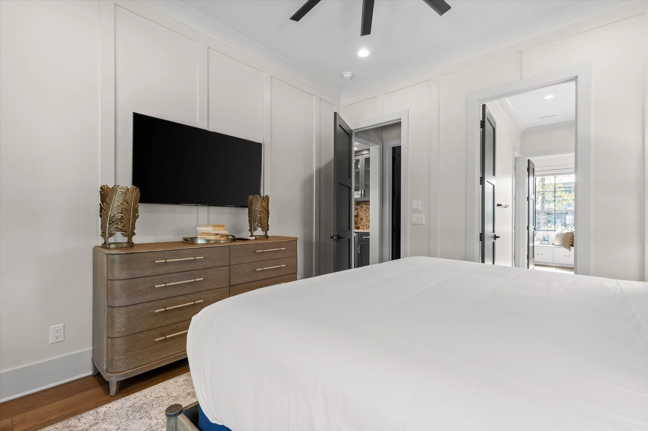 24-75 Clubhouse-24.jpg