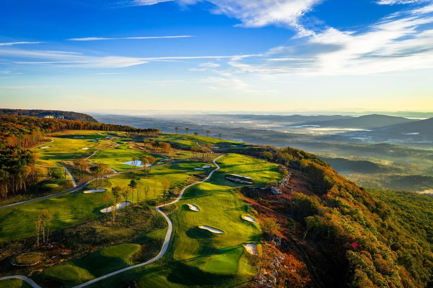 Merry Christmas from McLemore Resort atop Lookout Mountain, Georgia. We&rsquo;re wishing you a season filled with warmth, wonder, and the people who make your heart feel most at home. As we close out another incredible year, we&rsquo;re filled with g