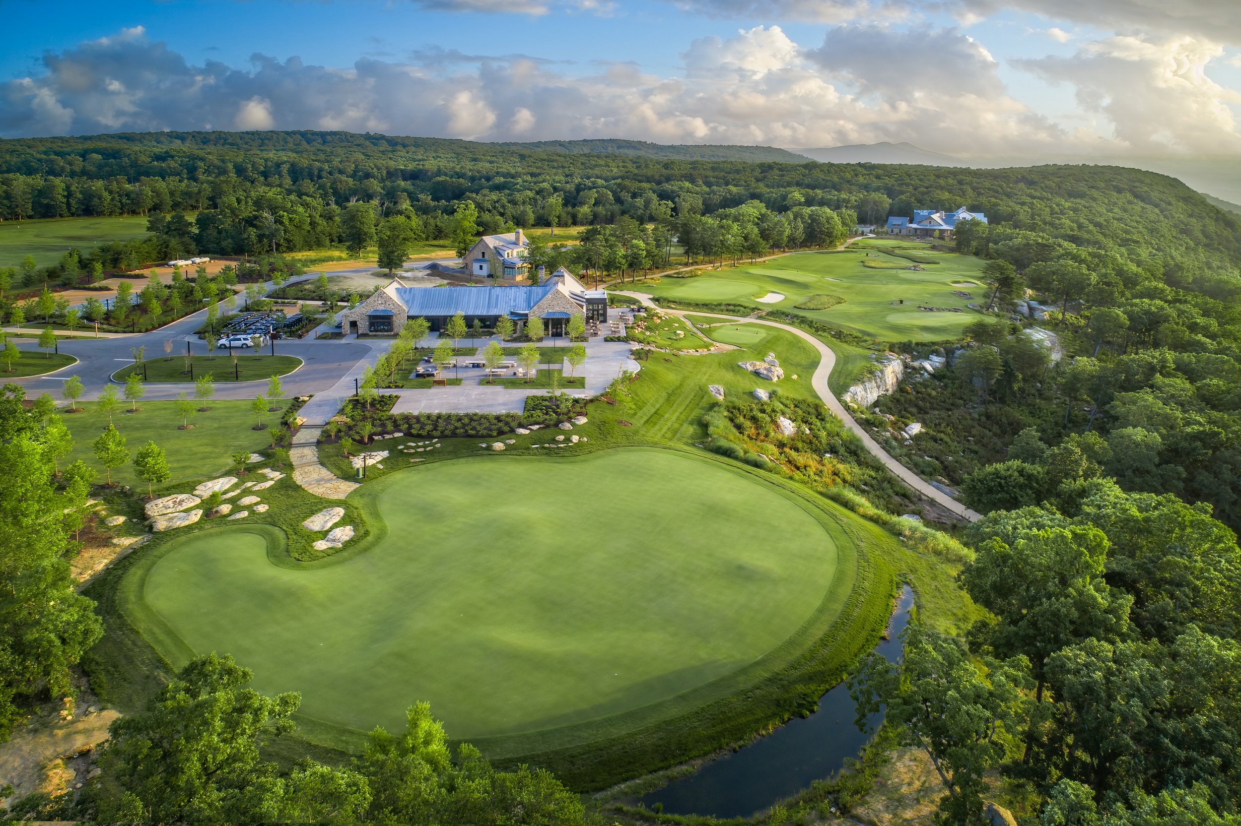 II. Factors to Consider When Choosing a Golf Resort