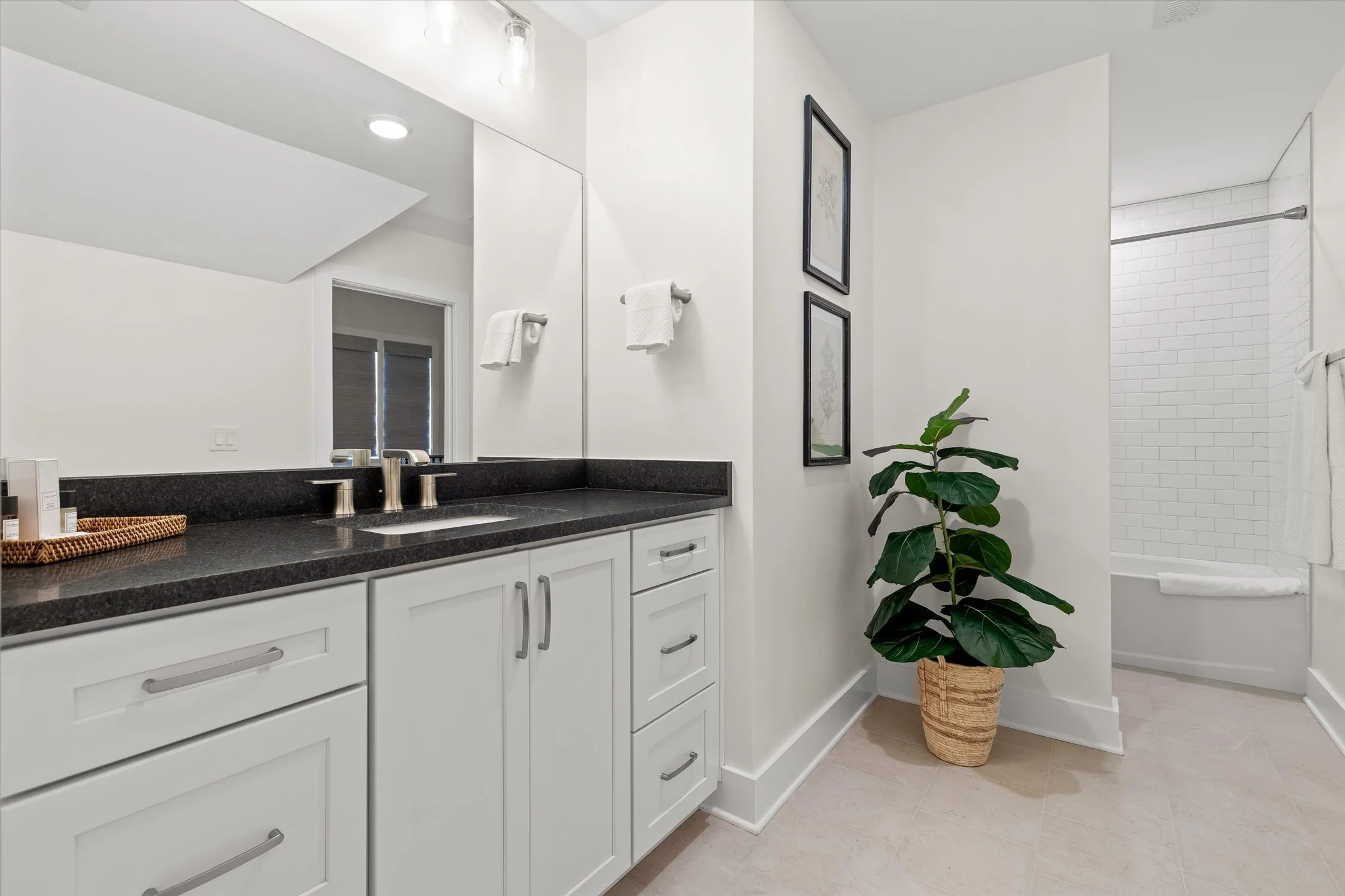 20-42-73 Peregrine Ln-35.jpg
