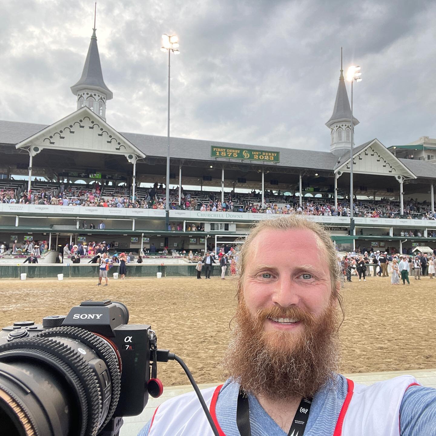 Being there is half the battle ☝️

Kentucky Derby 149 

-Magpie Media 

#derby #kyderby #kyvideographer #kentucky #kentuckyderby #magpiemedia