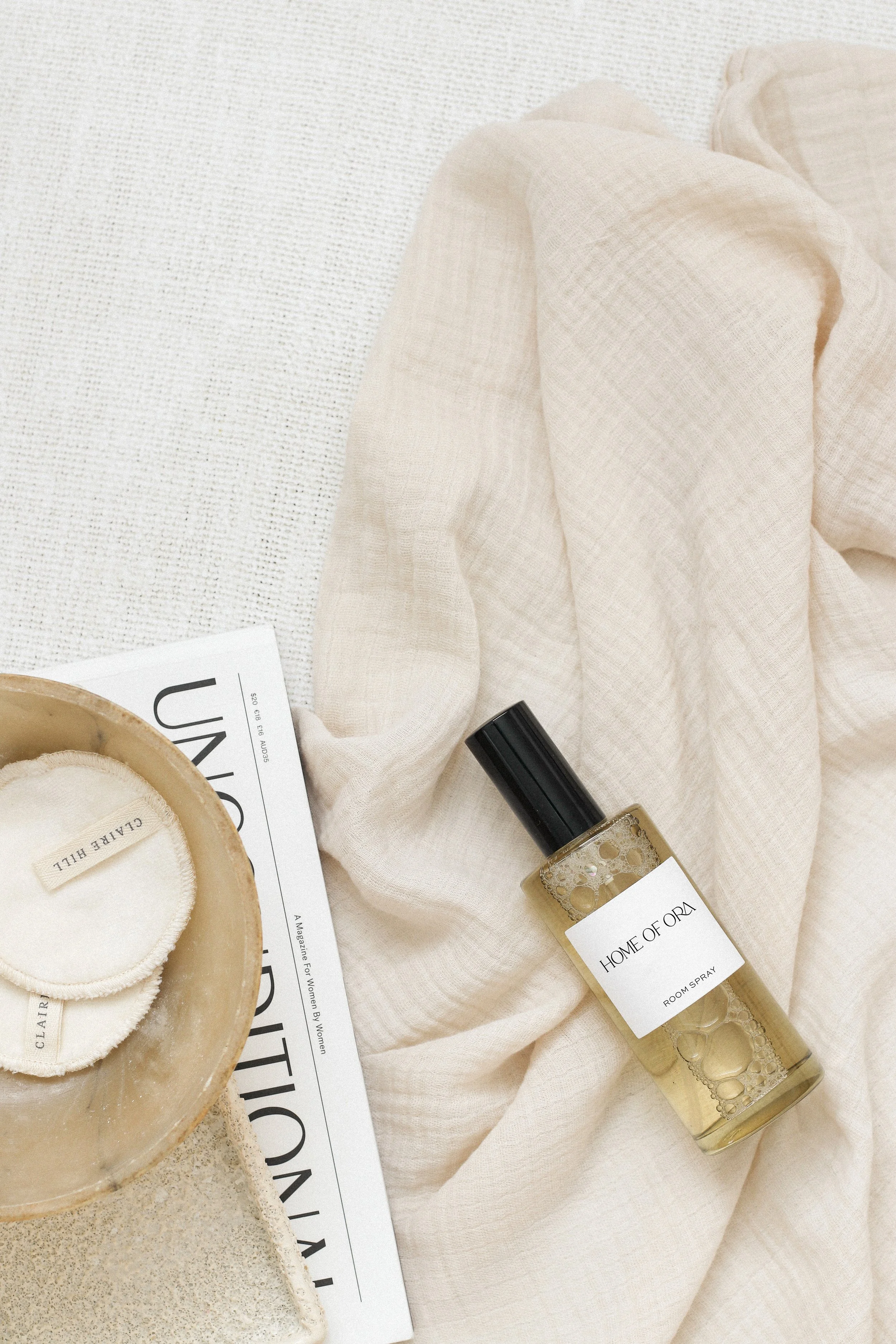 minimal-logo-bottle-mockup.jpg