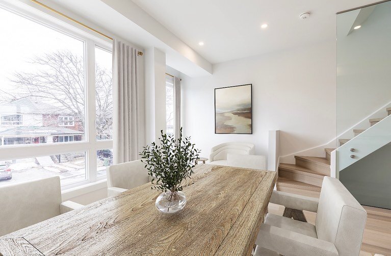 Dining room virtual staging in neutral earth tones // Listed by @sewitinthecity