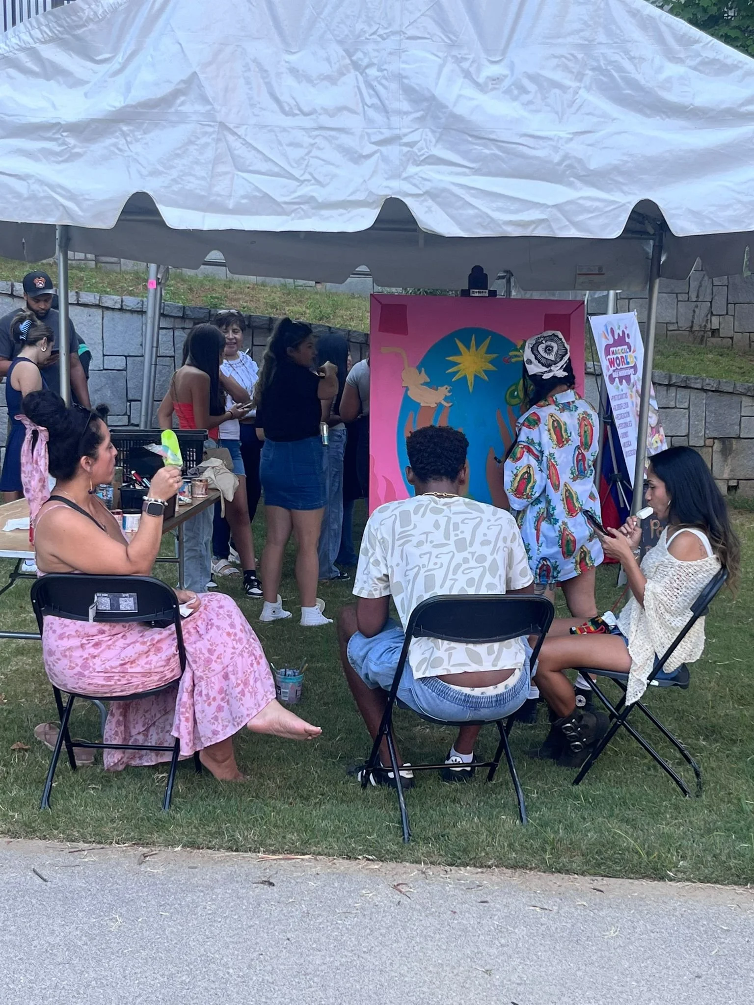 211_09.13.25_EstamosAquiFiesta.jpg