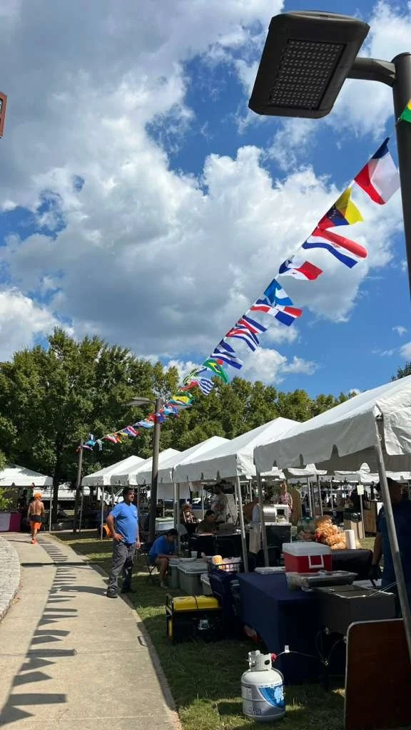 194_09.13.25_EstamosAquiFiesta.jpg