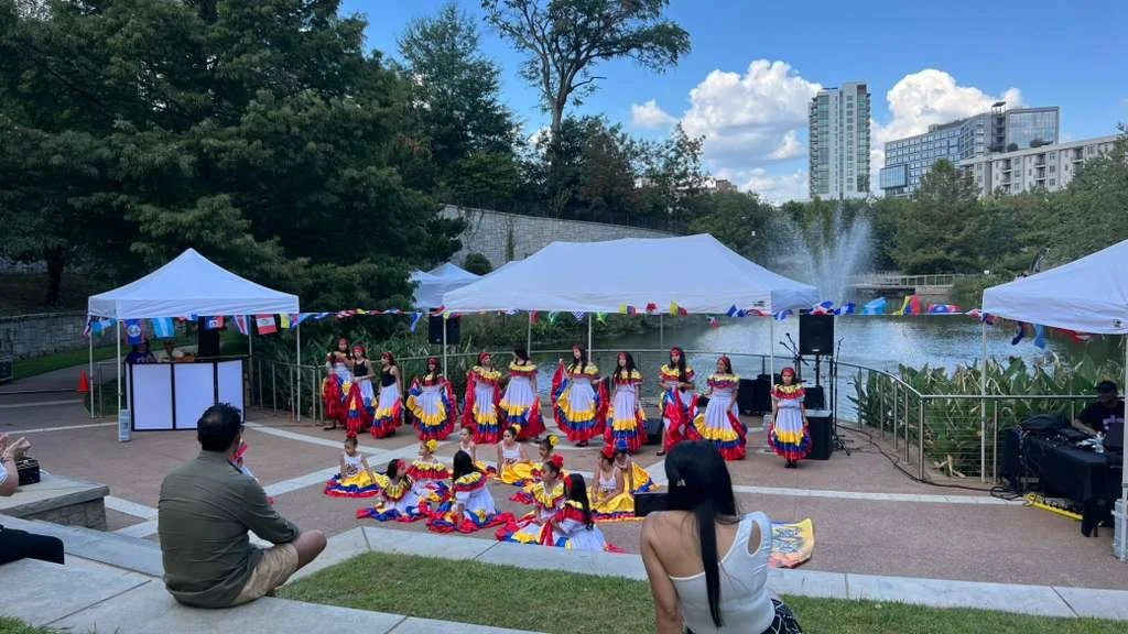 193_09.13.25_EstamosAquiFiesta.jpg