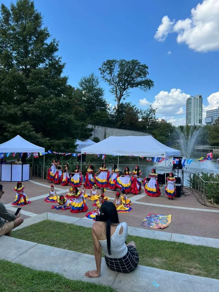 175_09.13.25_EstamosAquiFiesta.jpg