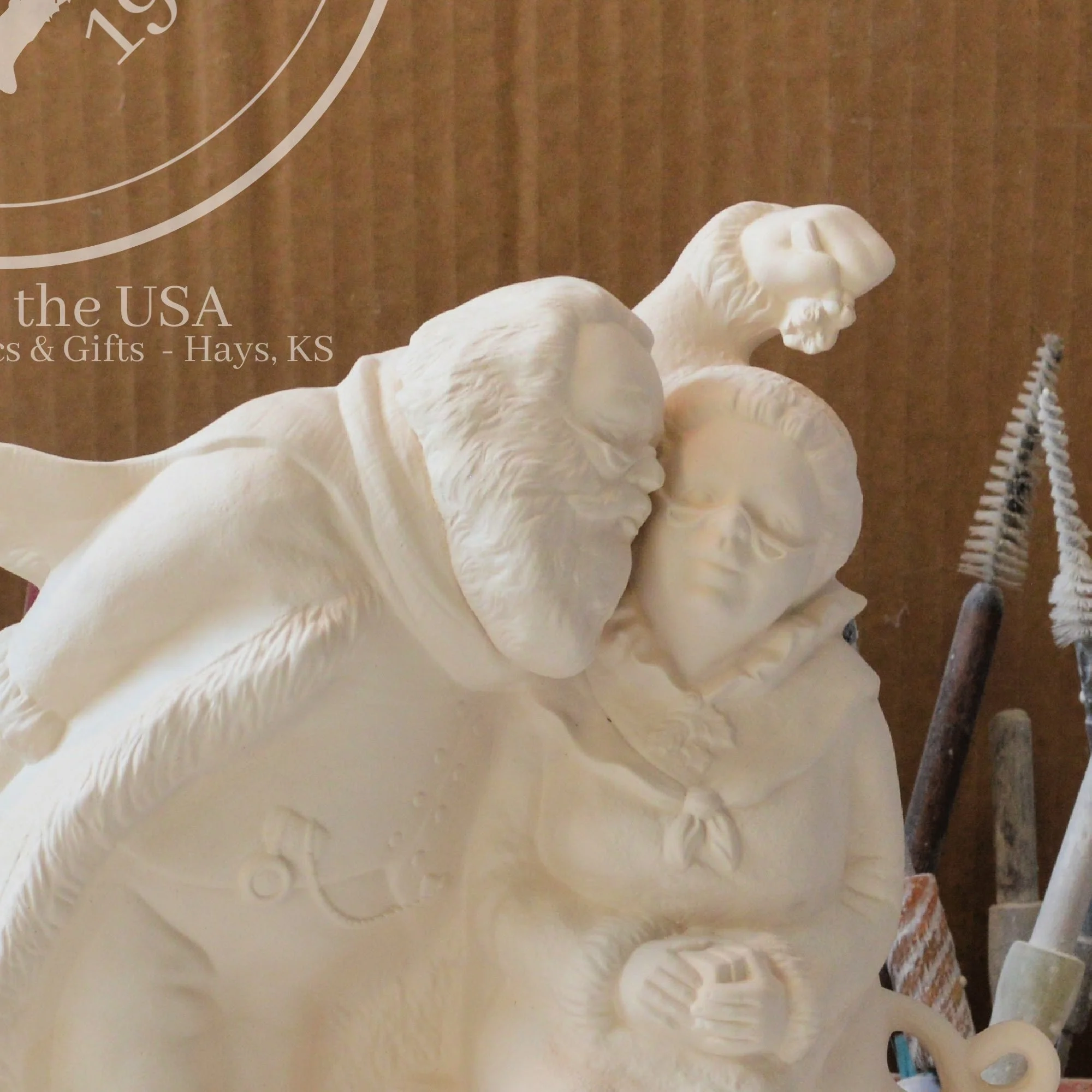 GrapeVine Ceramics-Mistletoe Claus-Provincial P937.2.jpg