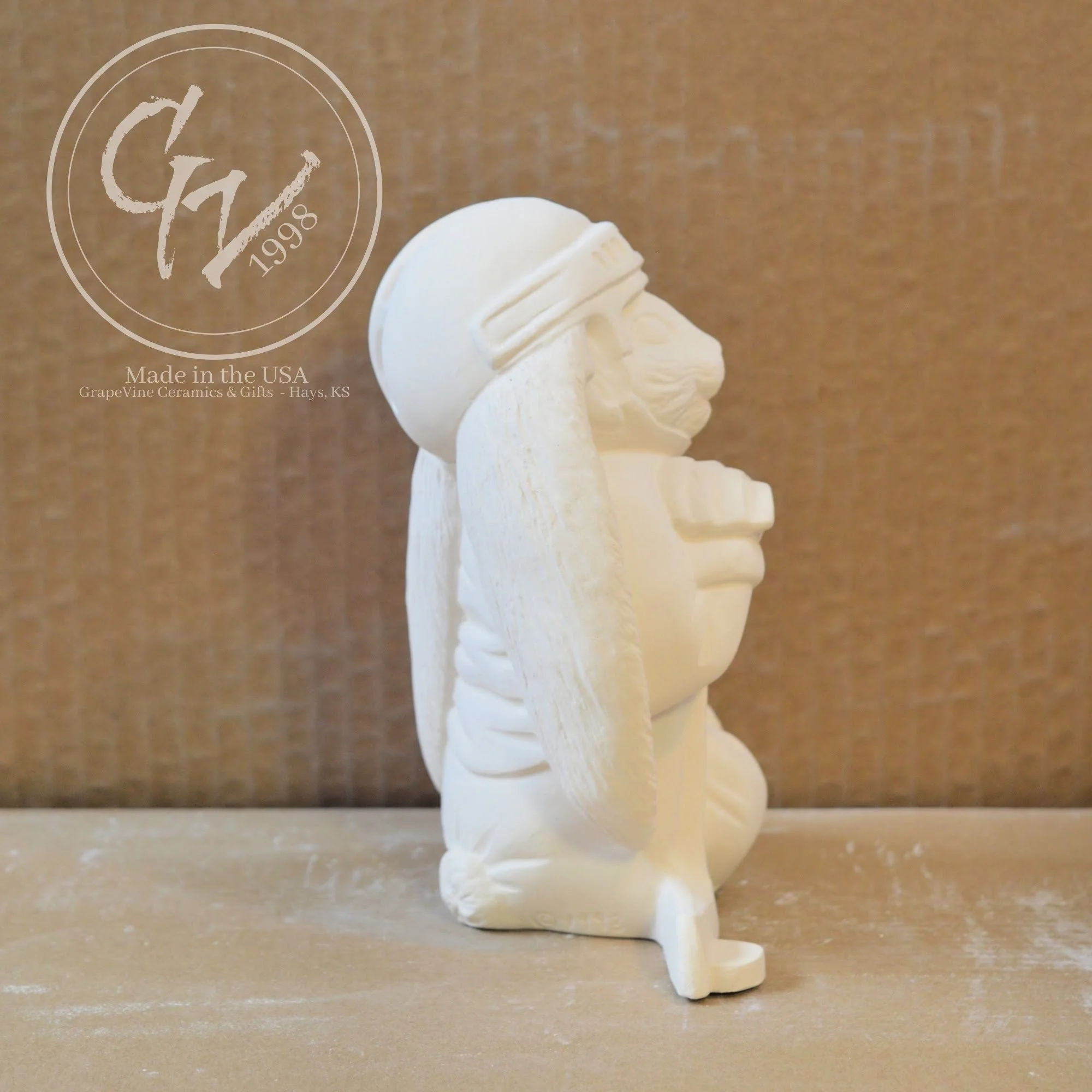 GrapeVine Ceramics - Mario Hockey Hare Kin-Mayco MO827.7.jpg