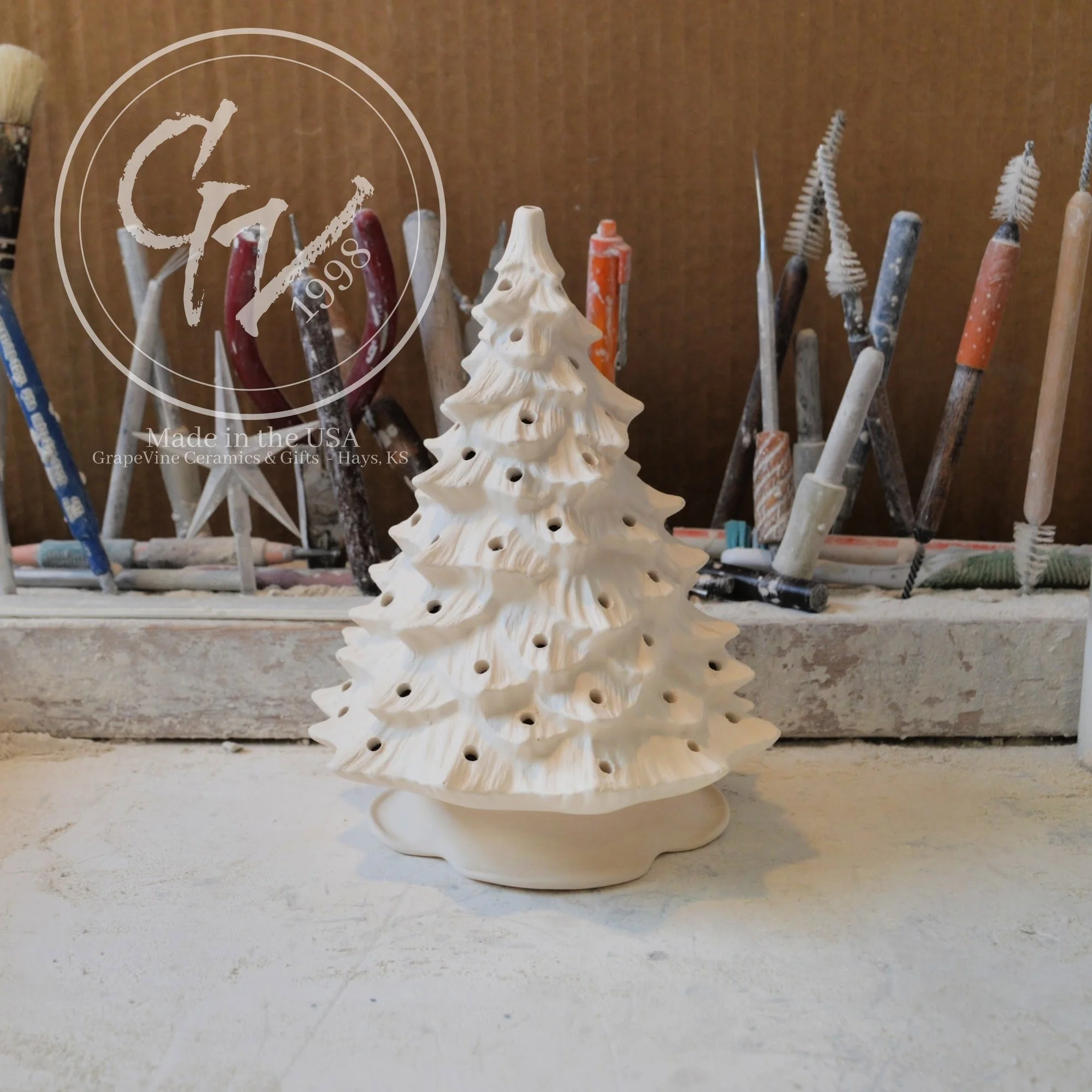 GrapeVine Ceramics-7-inch Christmas Tree-DH669.2.jpg