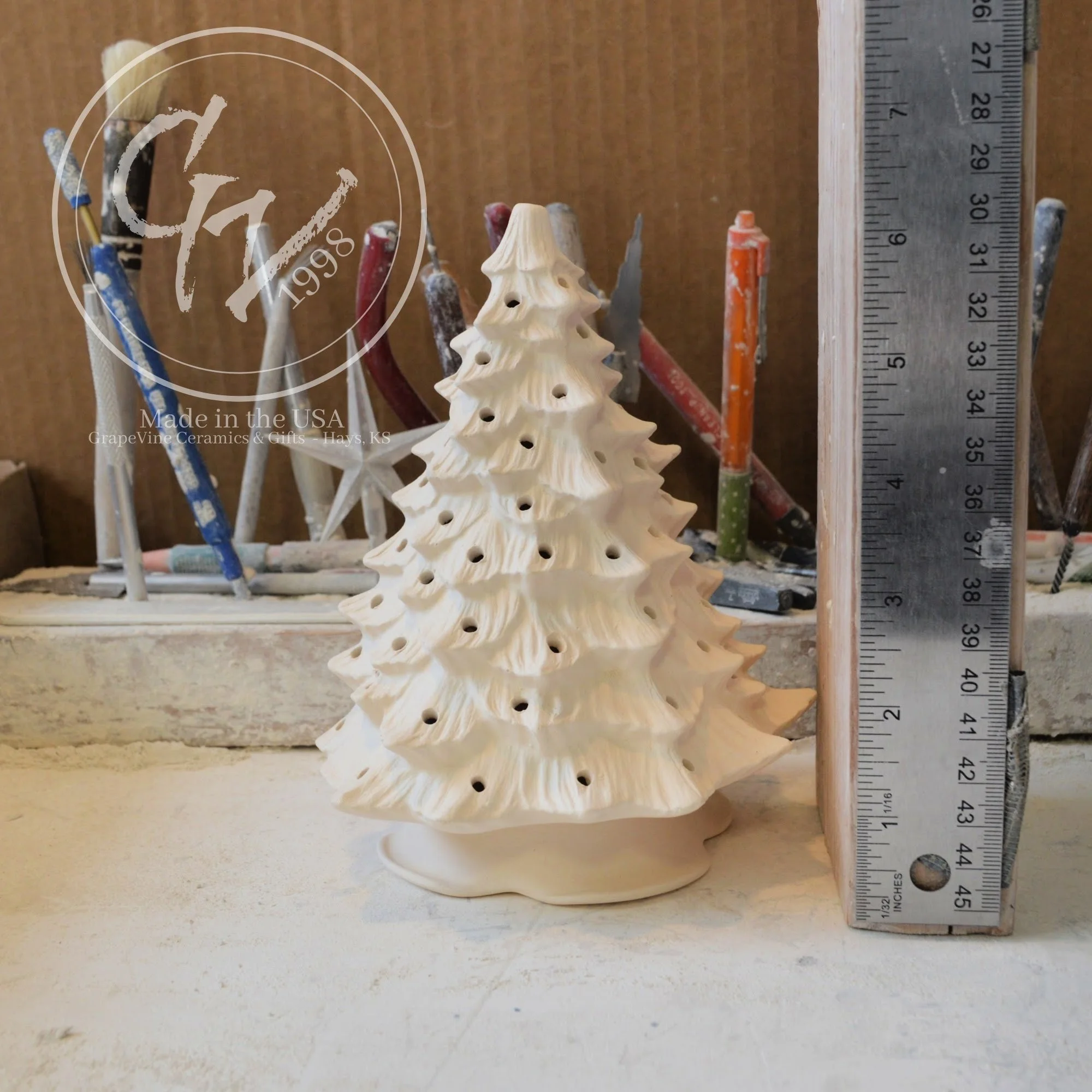 GrapeVine Ceramics-7-inch Christmas Tree-DH669.0.jpg