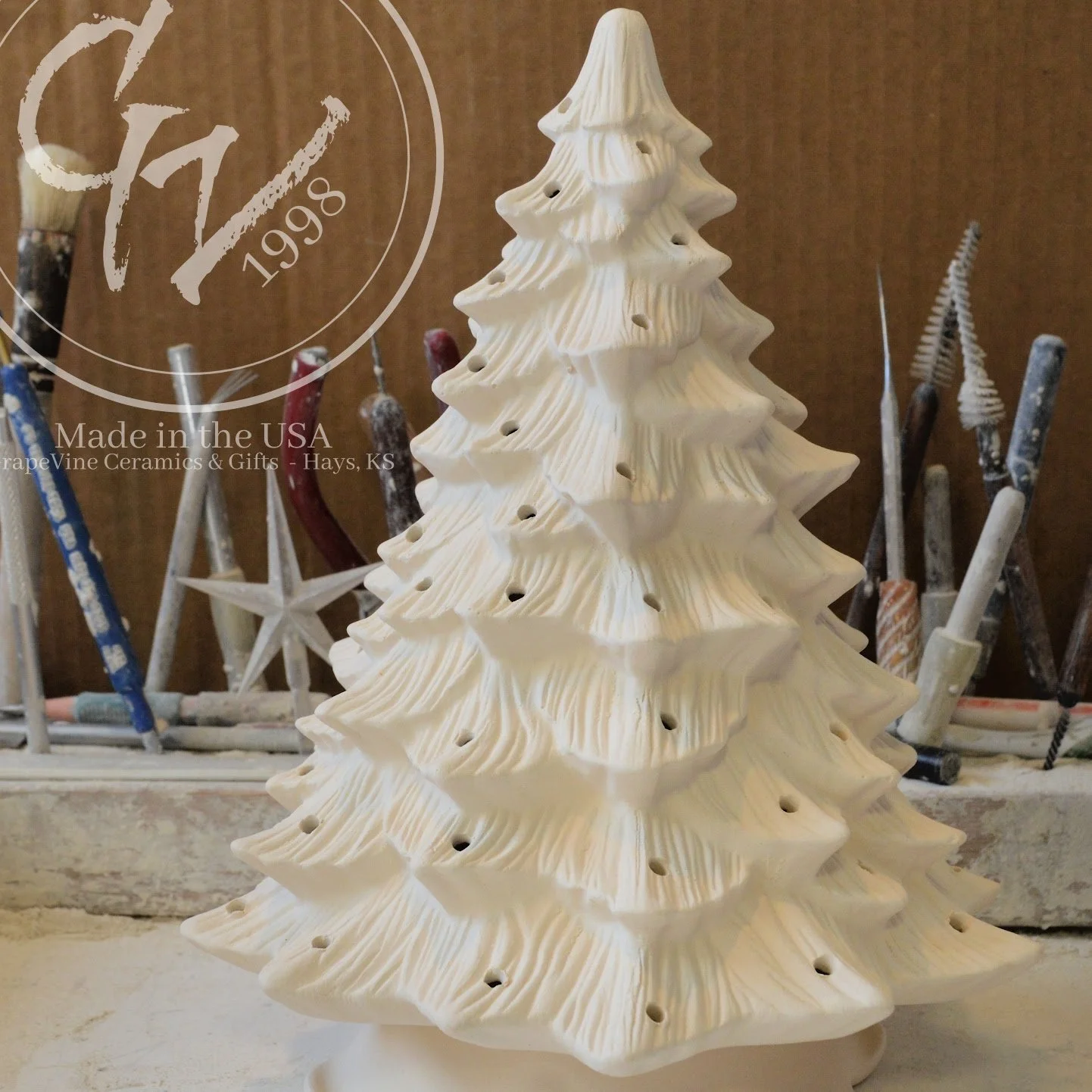 GrapeVine Ceramics-9.5-inch Christmas Tree with Base-DH728.4.jpg