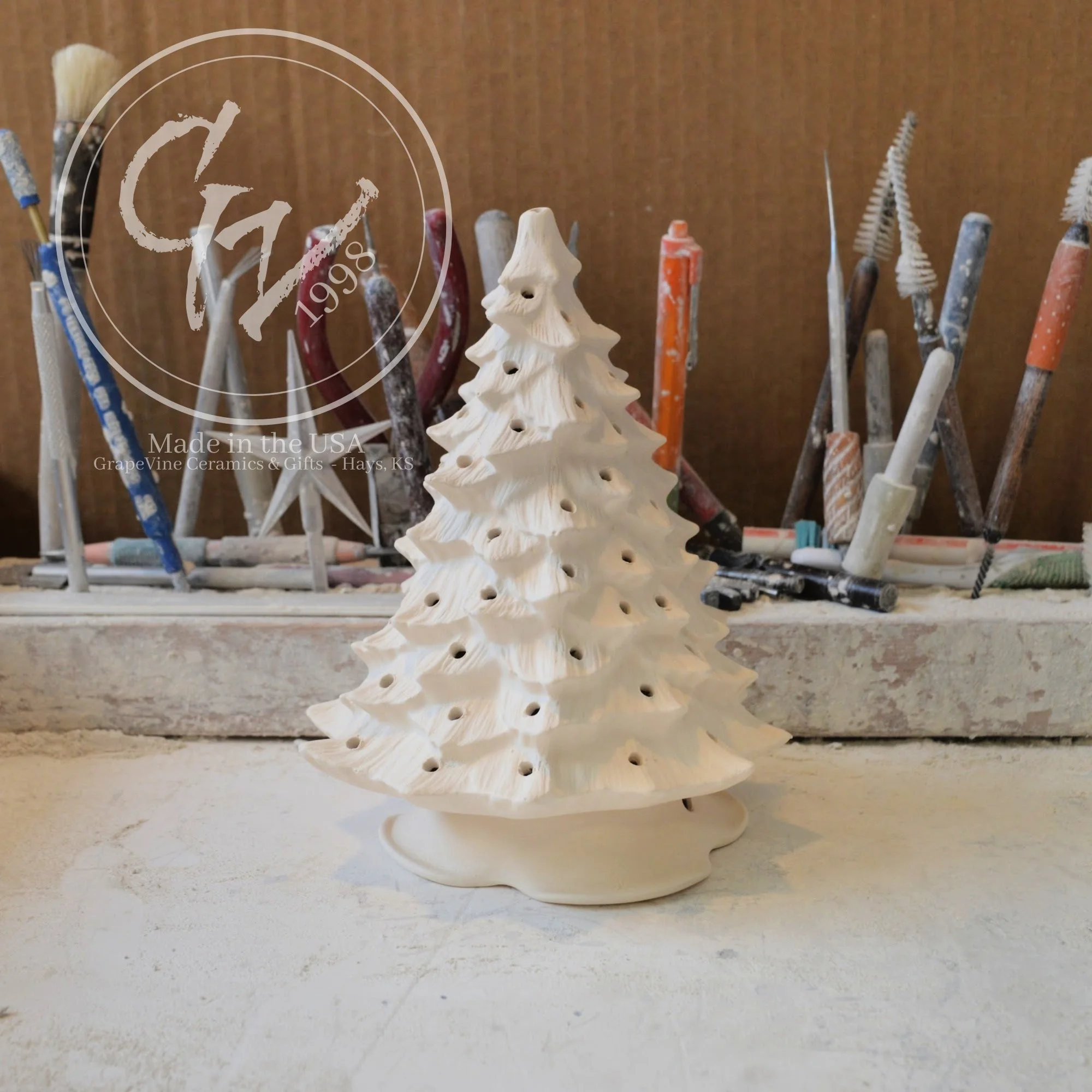 GrapeVine Ceramics-7-inch Christmas Tree-DH669.4.jpg