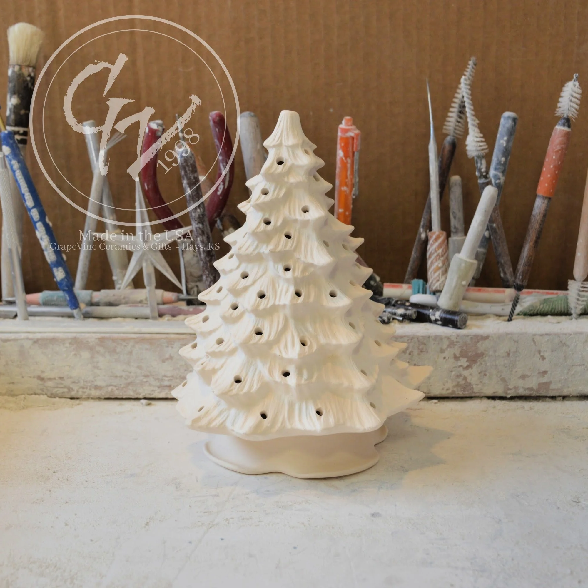GrapeVine Ceramics-7-inch Christmas Tree-DH669.1.jpg
