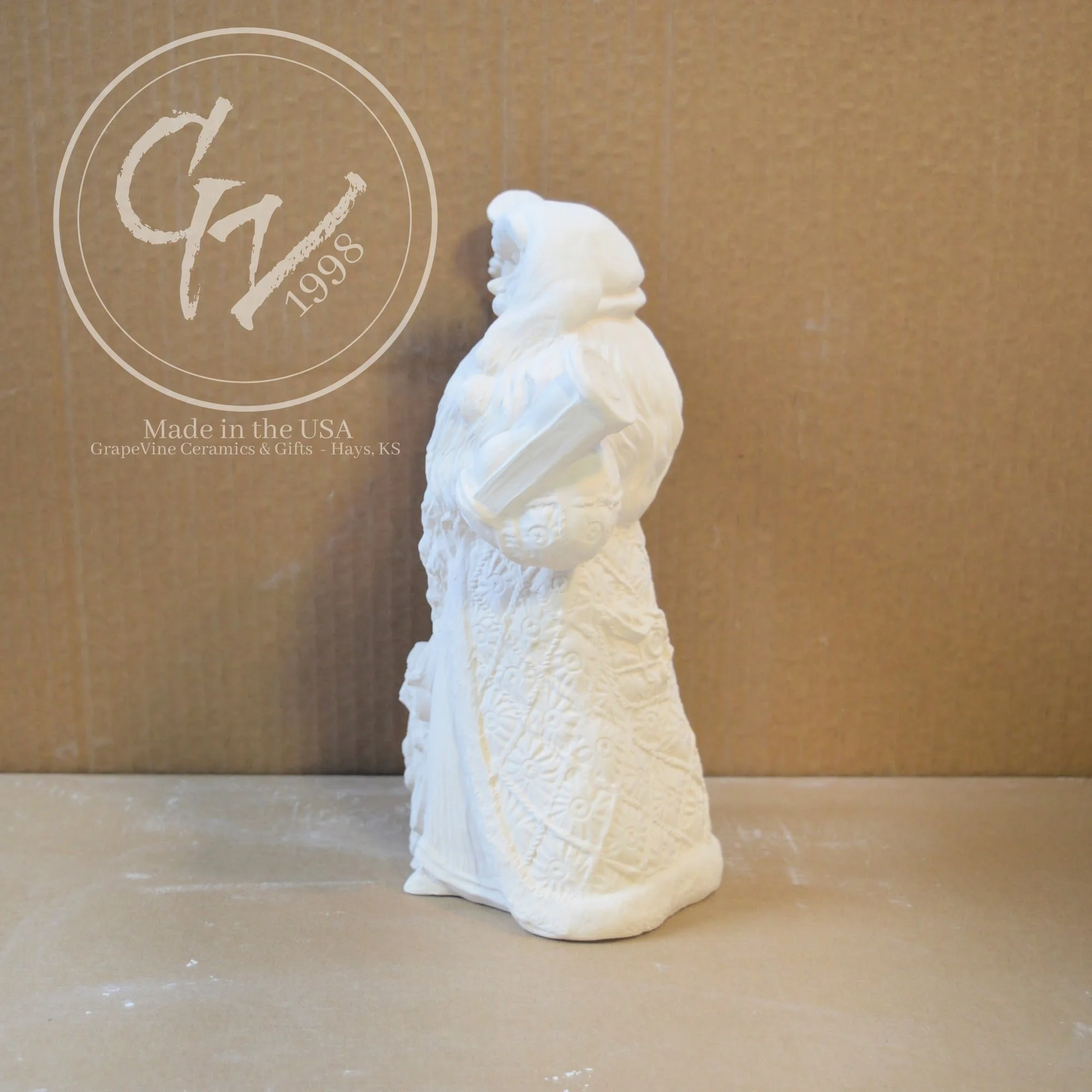 GrapeVine Ceramics-Christmas Time Santa-Gare 2497.5.jpg