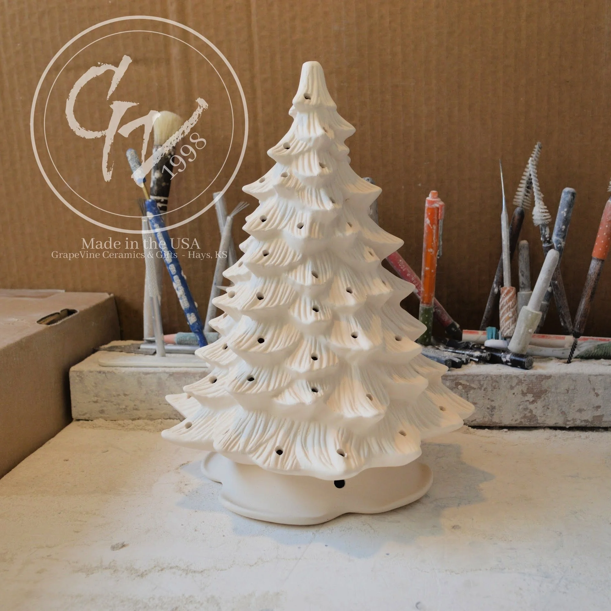 GrapeVine Ceramics-9.5-inch Christmas Tree with Base-DH728.2.jpg
