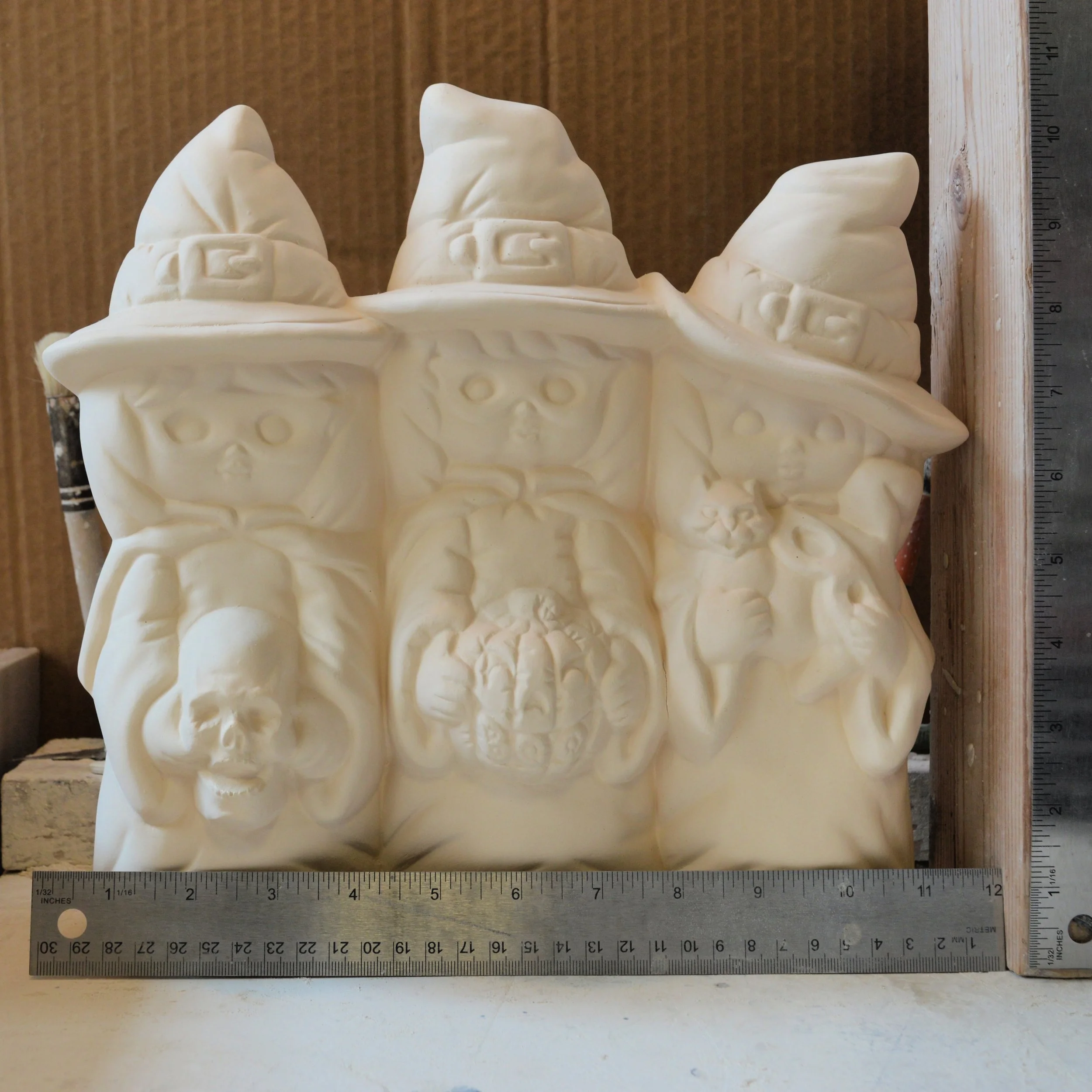 Unpainted Halloween witch figurine – ready to paint with rulers for scale