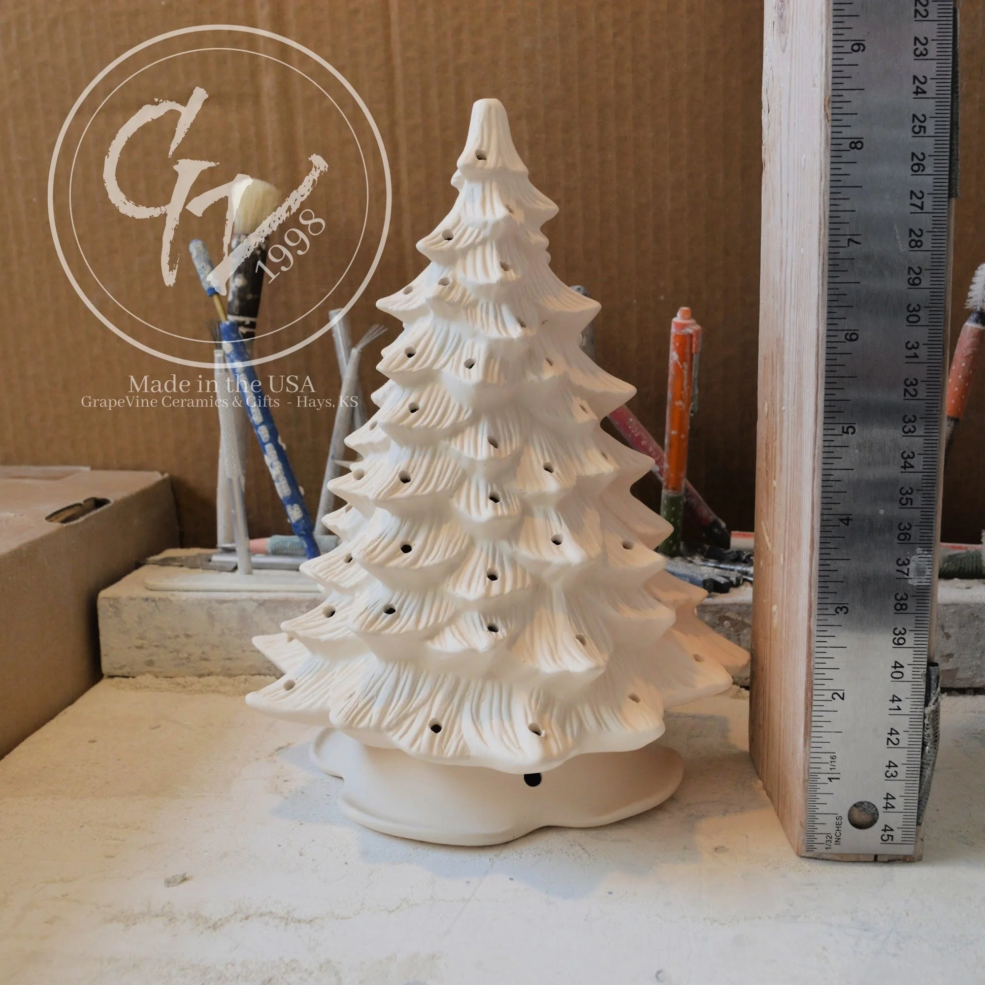 GrapeVine Ceramics-9.5-inch Christmas Tree with Base-DH728.1.jpg