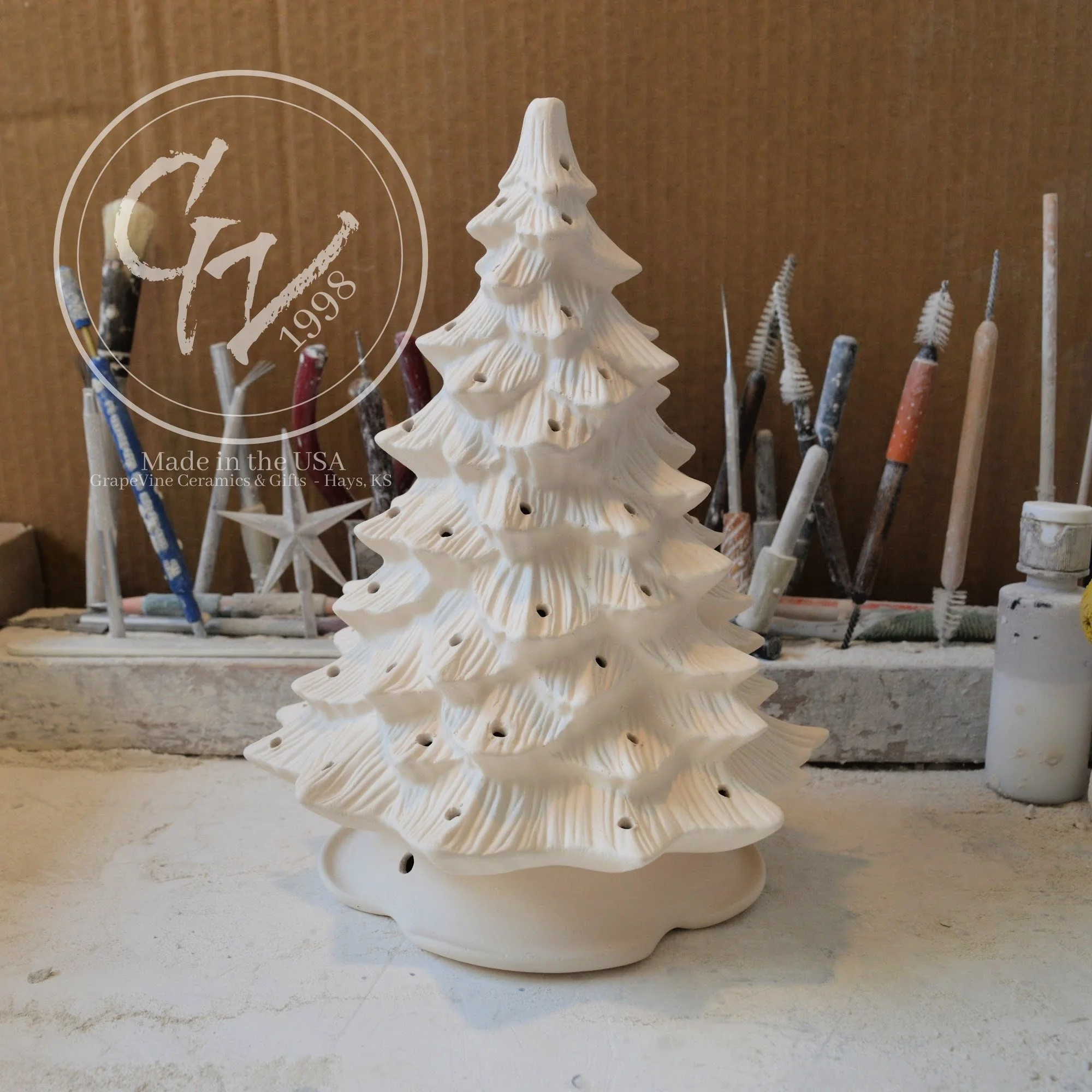 GrapeVine Ceramics-9.5-inch Christmas Tree with Base-DH728.5.jpg