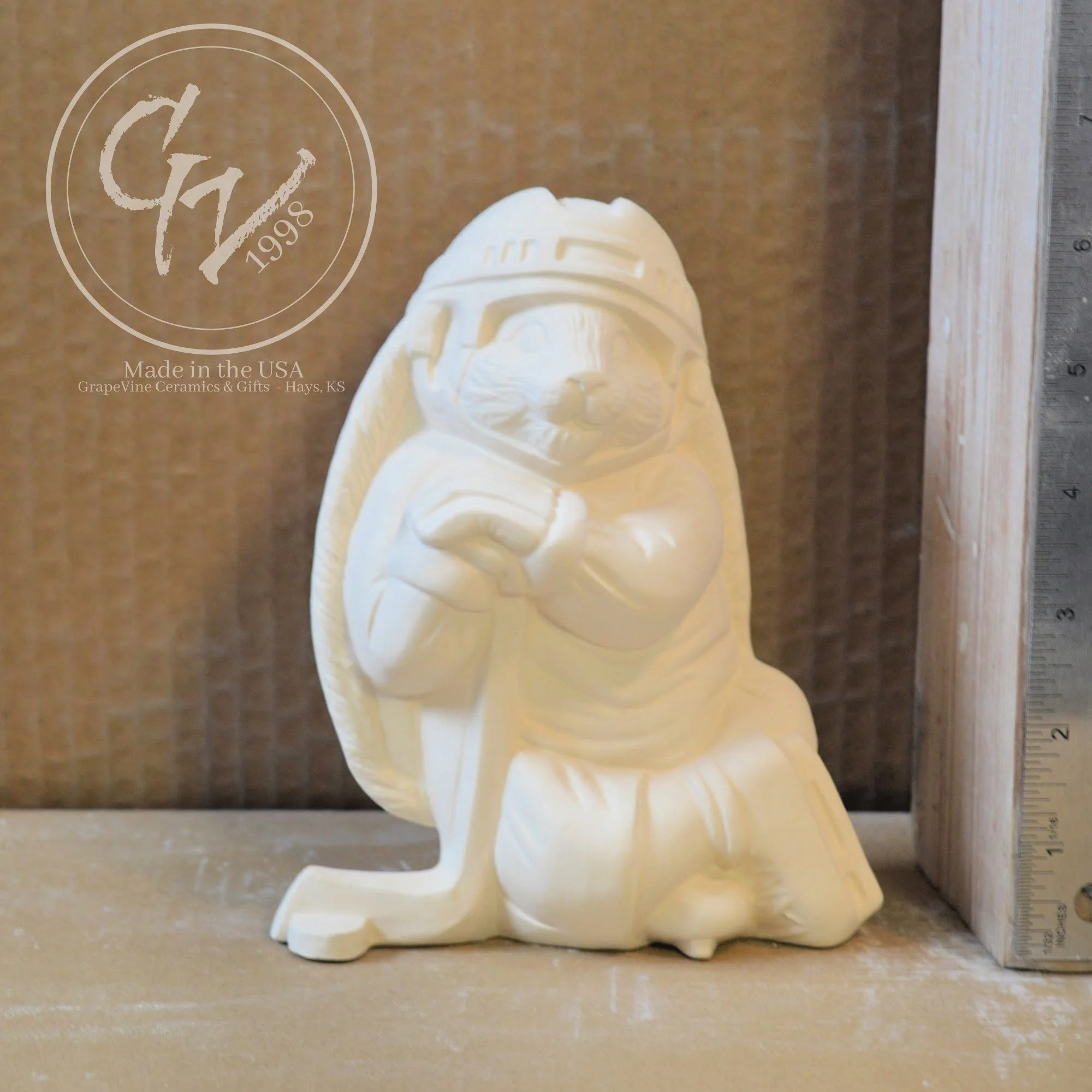 GrapeVine Ceramics - Mario Hockey Hare Kin-Mayco MO827.0.jpg