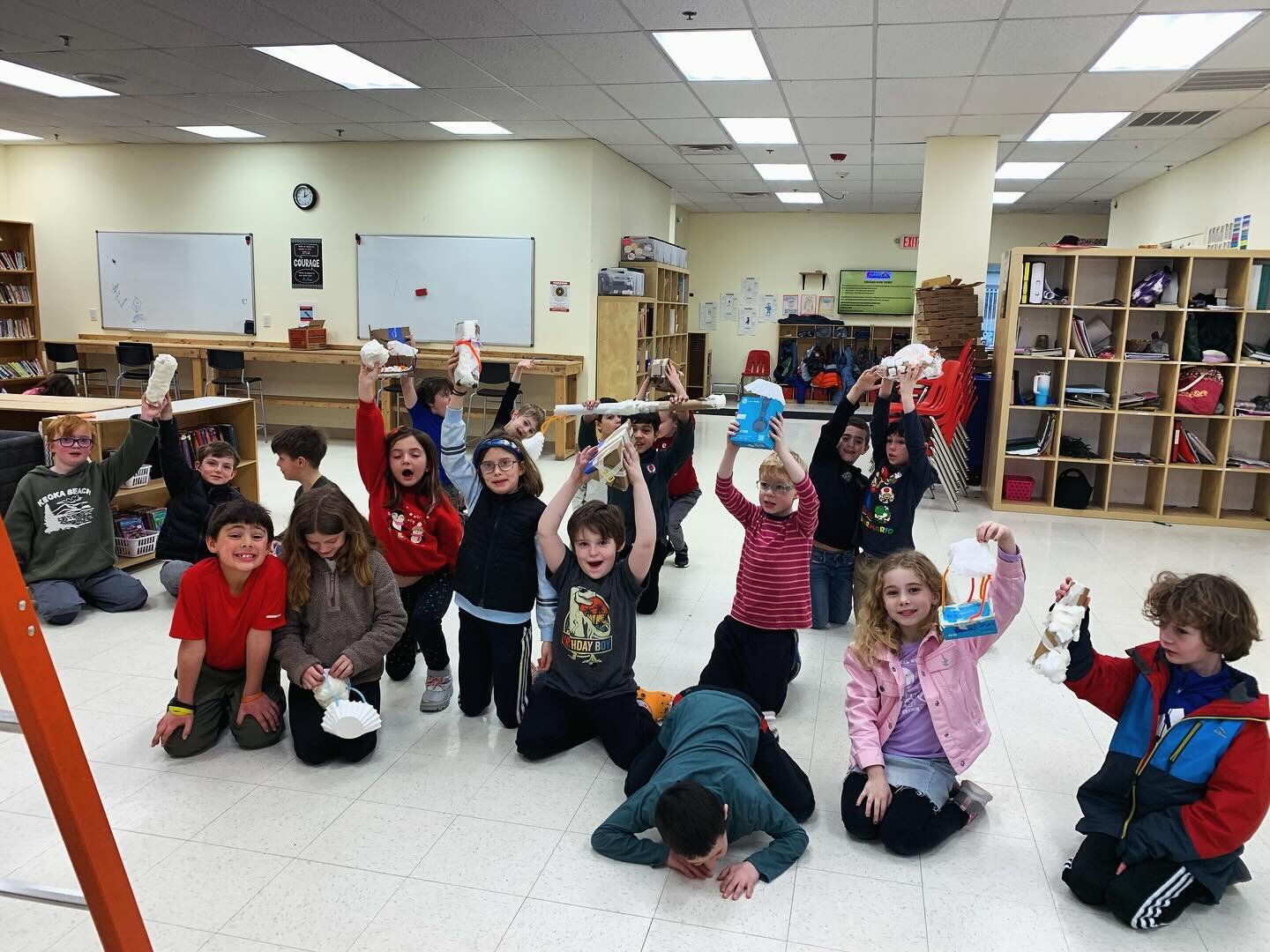 Humpty Dumpty Egg Drop Experiment! 🥚

#humptydumpty #eggdrop #projectbasedlearning #scienceexperiment #fun #teamwork #fairytales