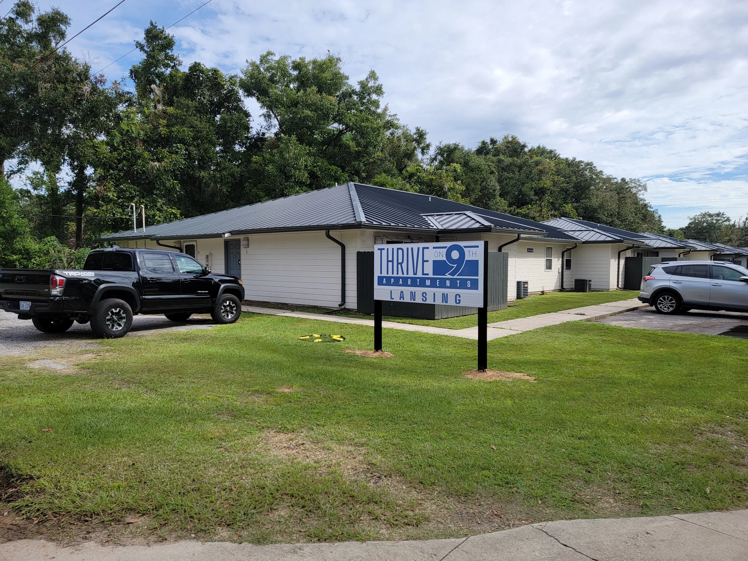 Post & Panel Entry Sign
Thrive on 9th Apartments
Pensacola, FL