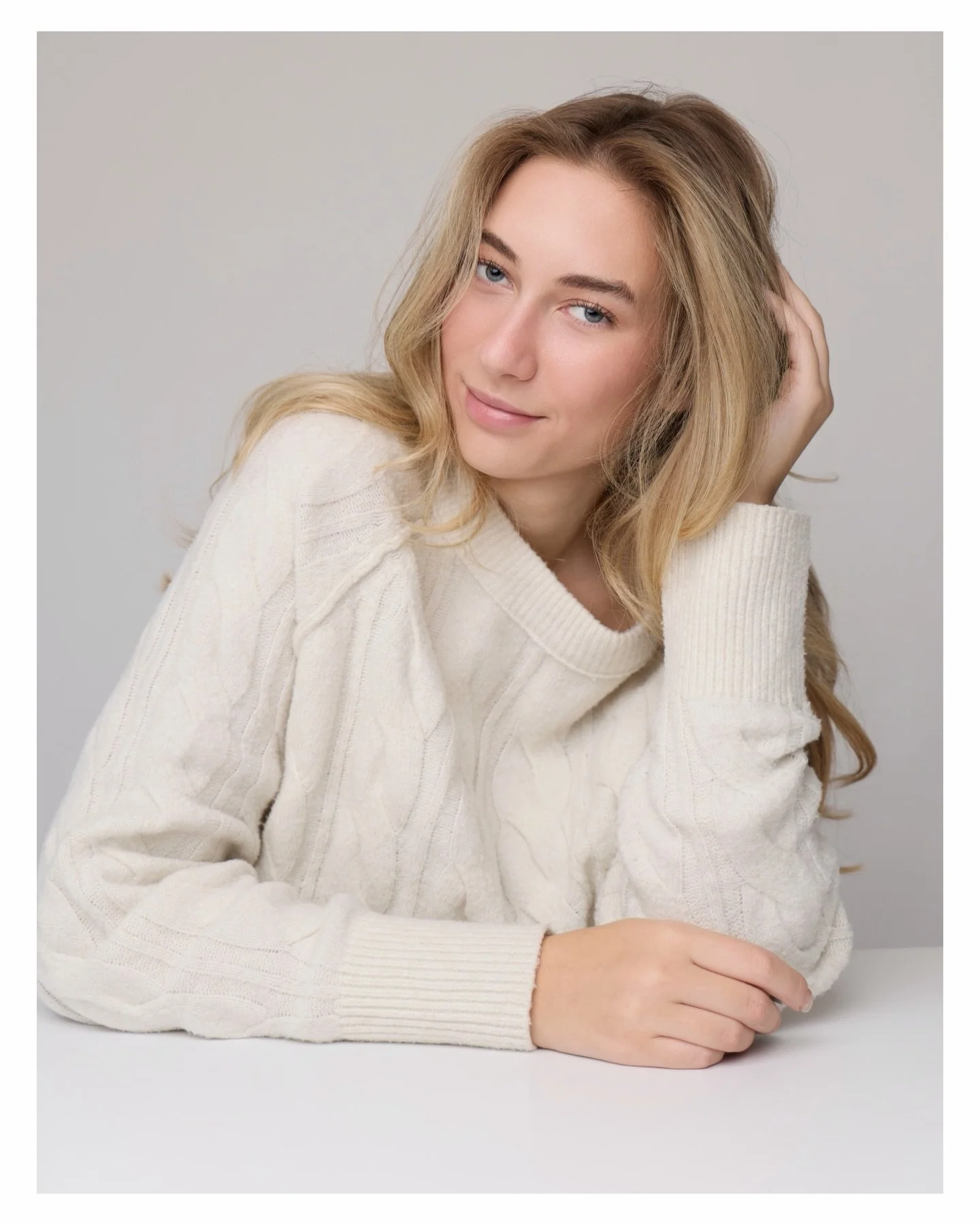 Feeling 22 
*
*
*
#brandingphotography #studiophotoshoot #minimalistic