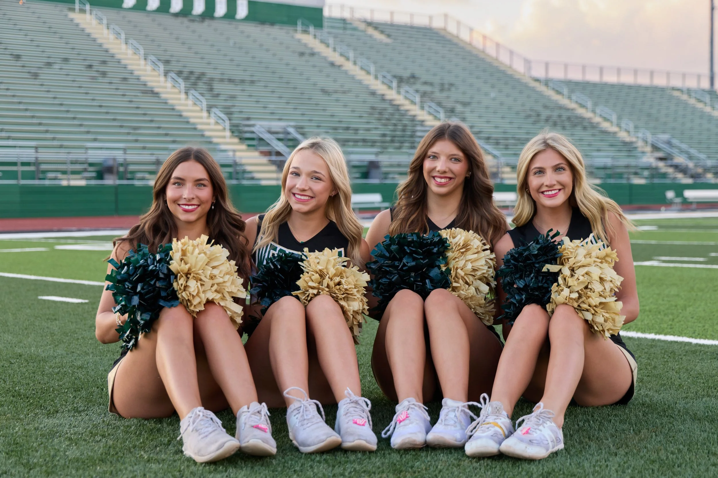 westfieldCheerSeniors1A0A8398marciyochumphoto.jpg