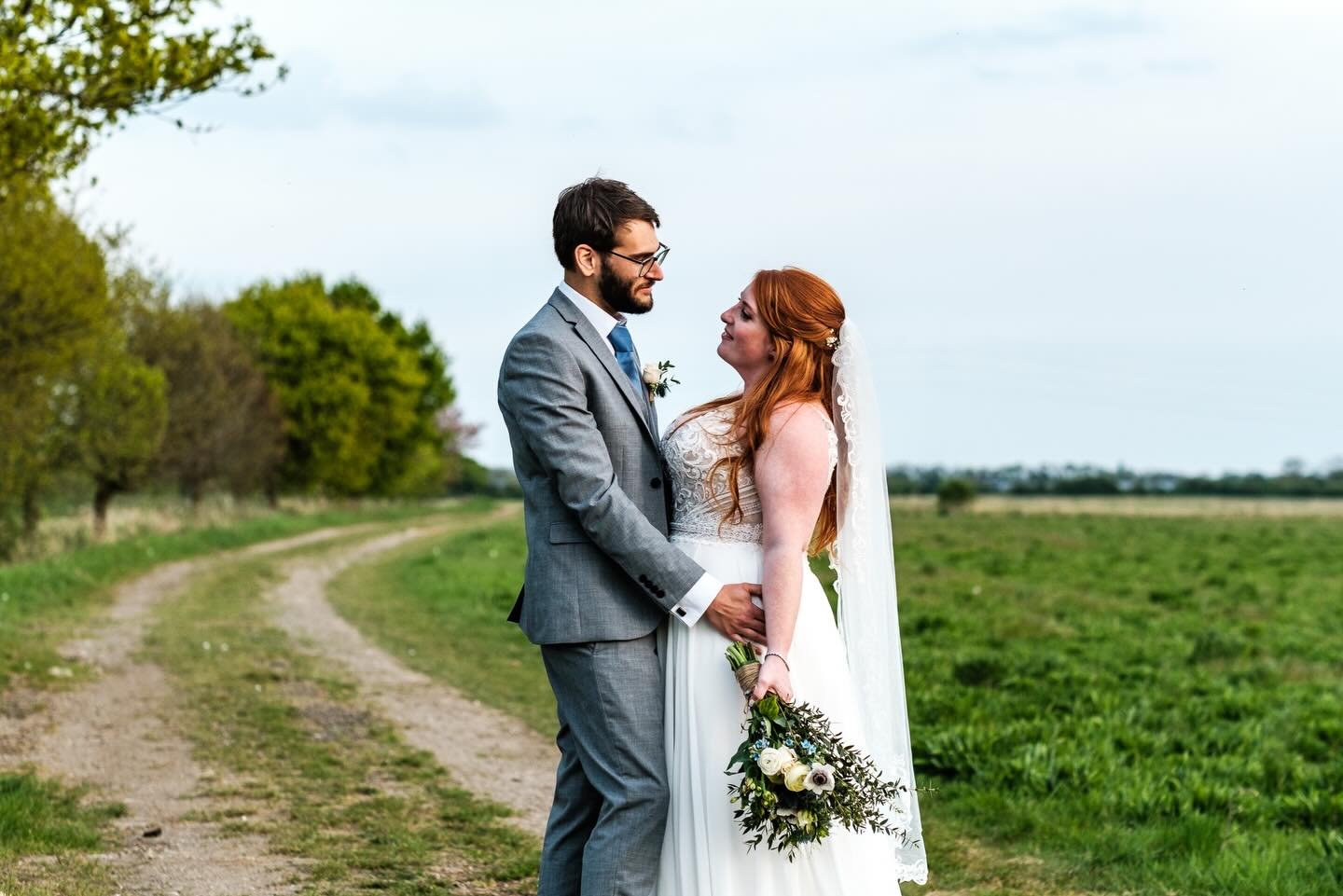 So much fun shooting this gorgeous spring wedding with the amazing @sonder.lust.photography.
.
#documentarywedding #candidweddingphotography #naturalweddingphotographer #weddingmoments #honestwedding