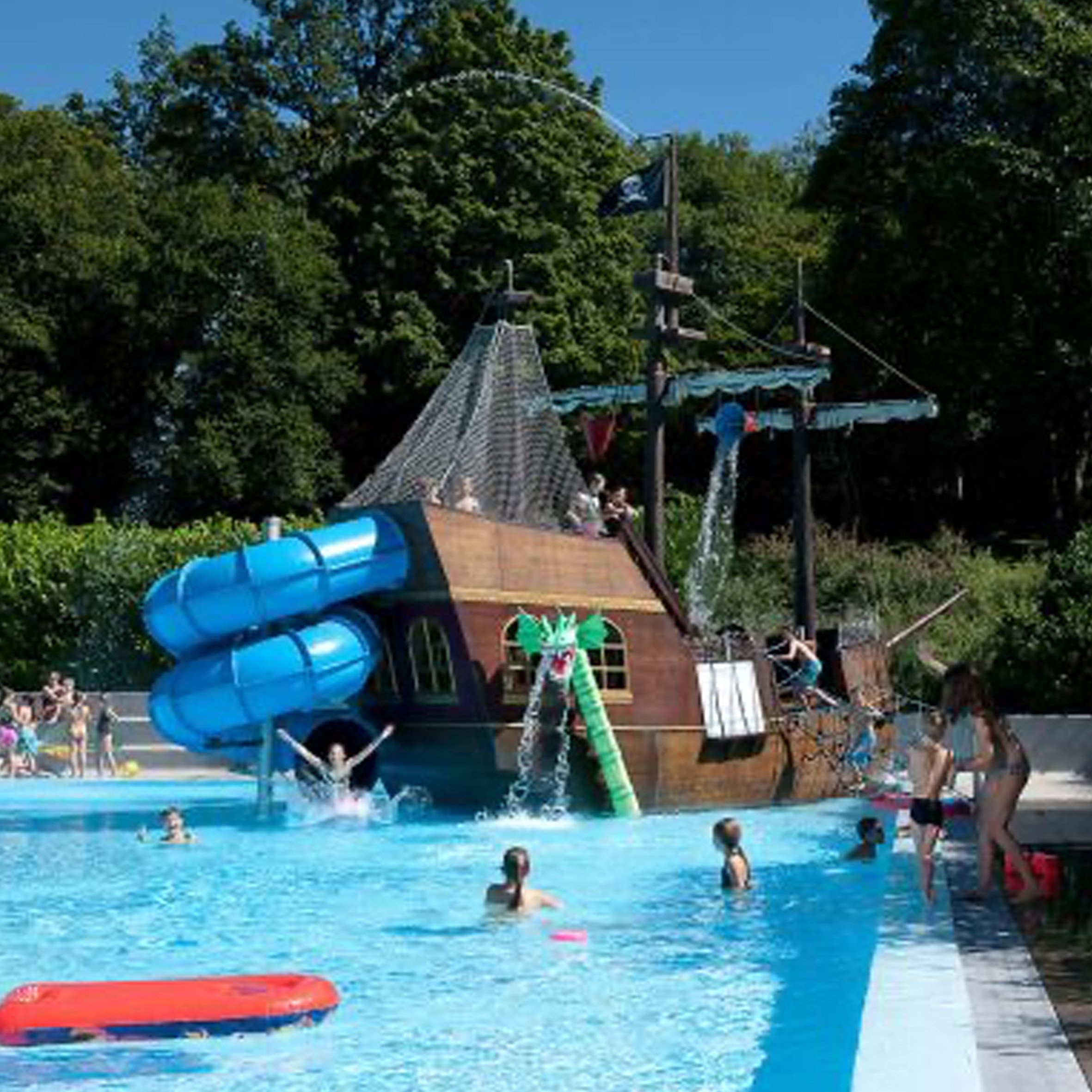 Afro Swiss Families at Schwimmbad Fohrbach