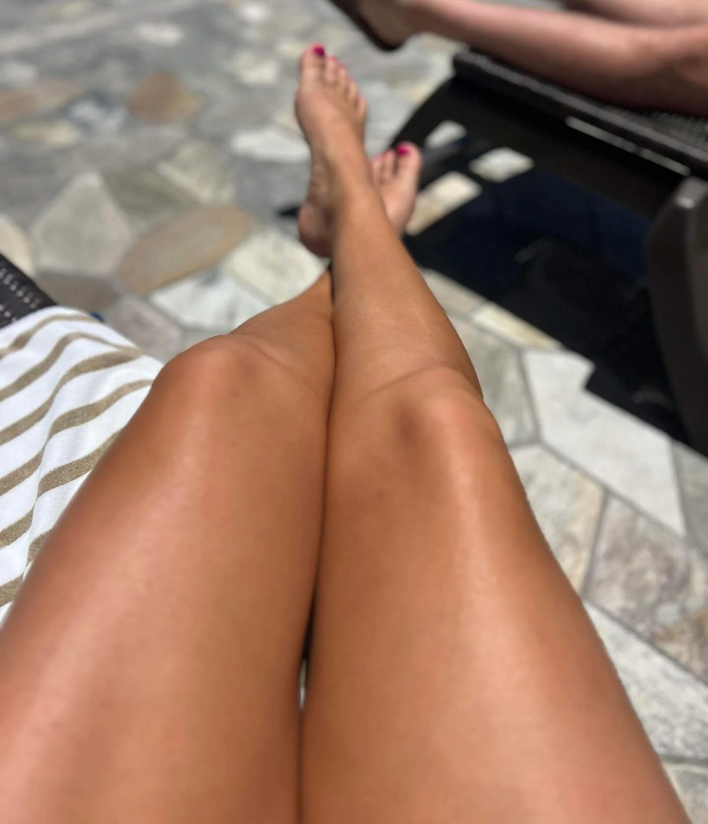 Cutie client in Hawaii with her custom spray tan ☀️