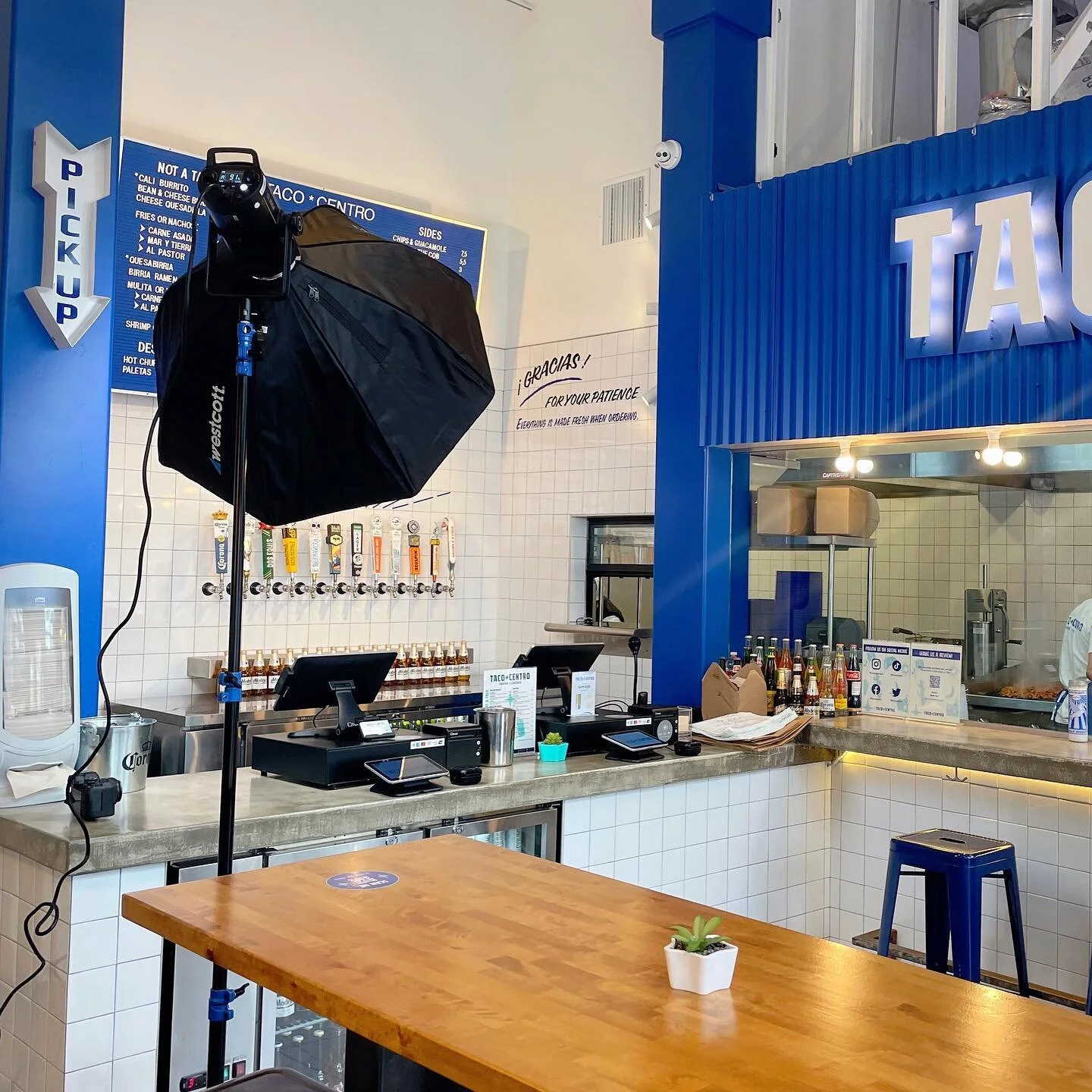 Coming Soon! 🤫

Visit Taco Centro, located in Downtown San Diego&rsquo;s Gaslamp Quarter! Come join us for tacos, burritos, fries, draft or bottled beers, agua frescas, and more. Provecho 🍻😉

Fresh Ingredients. Quality Meats. Made to order. Top-Gr
