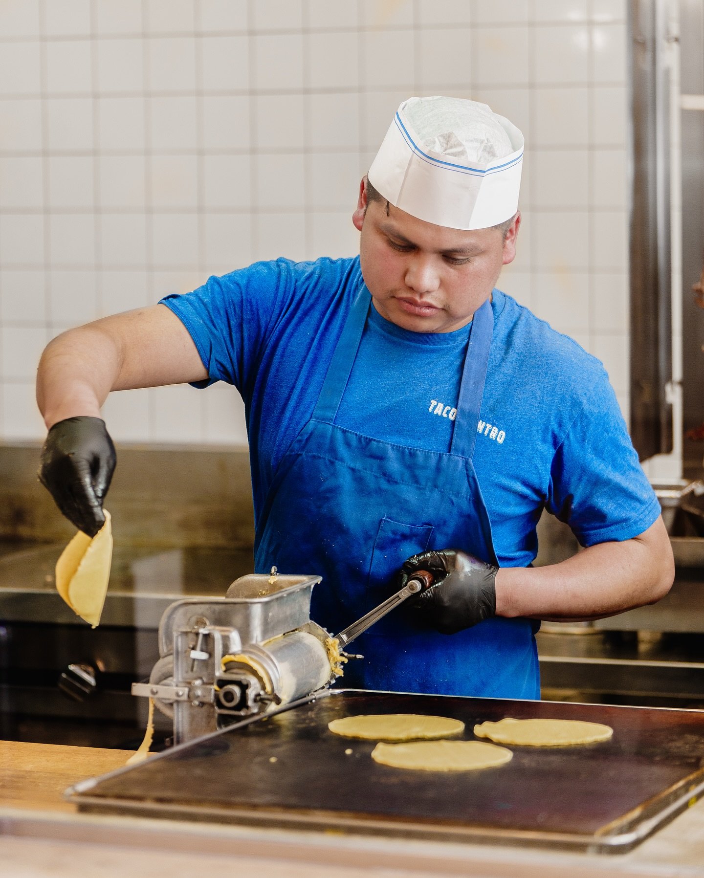 &ldquo;Tortilla goals 🌮💪 Made fresh by hand right when you order because you deserve that extra love!&rdquo; #TacoCentro ⭐️
&bull;
👉🏼Visit Taco Centro, located in Downtown San Diego&rsquo;s Gaslamp Quarter!
&bull;
📍 539 Island Ave San Diego, CA
