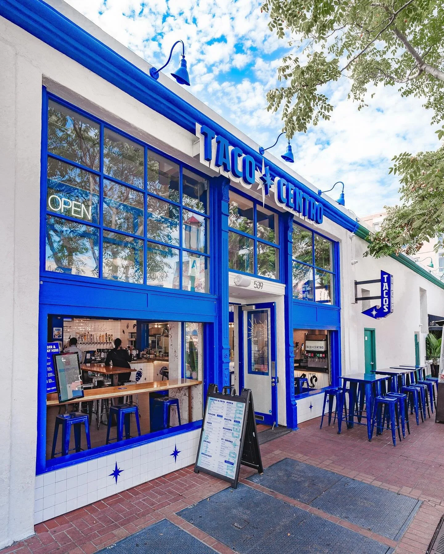 Every day is a good excuse to stop by and enjoy your favorite spot in Downtown San Diego โญ๏ธ๐ฎ #TacoCentroSD
•
๐๐ผVisit Taco Centro, located in Downtown San Diego’s Gaslamp Quarter!
•
๐ 539 Island Ave San Diego, CA
•
#tacocentro