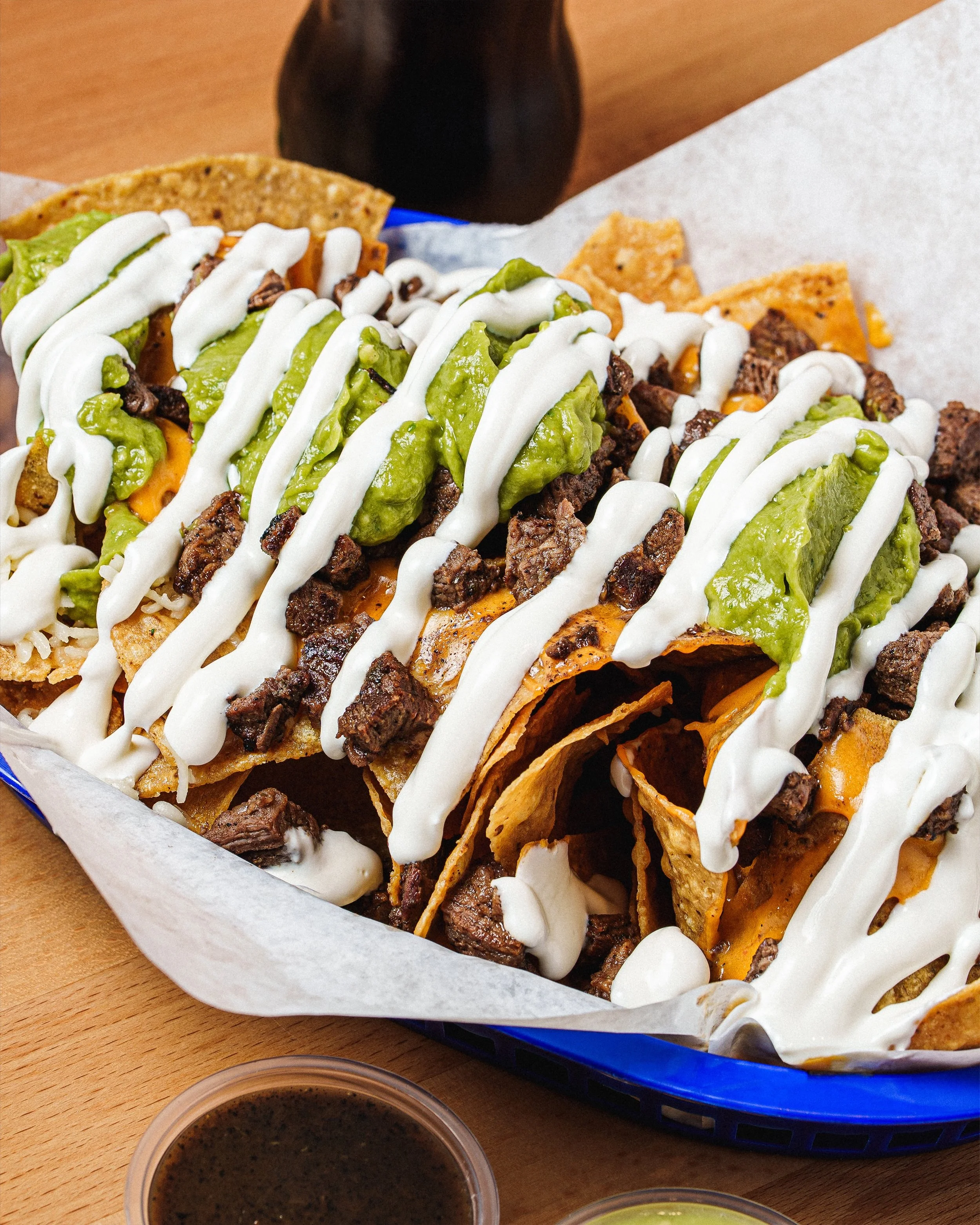 Loaded with carne asada, melted cheese, fresh pico and guacamole on the side&hellip; because every chip deserves the perfect dip 🌮🧀🥑 #TacoCentroSD ⭐️
&bull;
📍 2171 Kettner Blvd, San Diego, CA 
📍 539 Island Ave San Diego, CA
&bull;
#tacocentrosd 