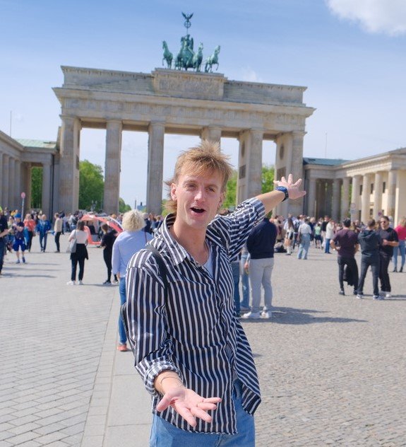 Artie guiding 2.jpeg