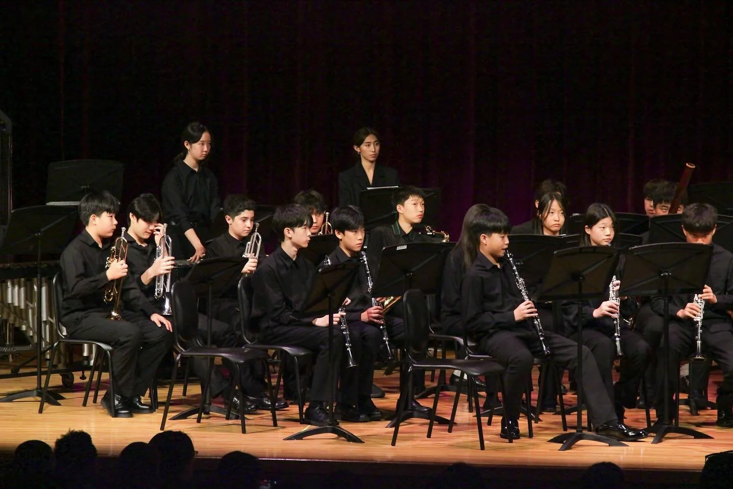 πΆ The middle school 7th and 8th grade bands, orchestras, and choirs proudly presented their fall concert on October 21. From lively tunes, to hymns, to folk songs, it was an evening full of music and the accomplishments of the student musician group