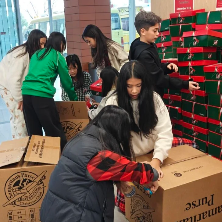 YISS Community Sends 350 Boxes to Children Abroad