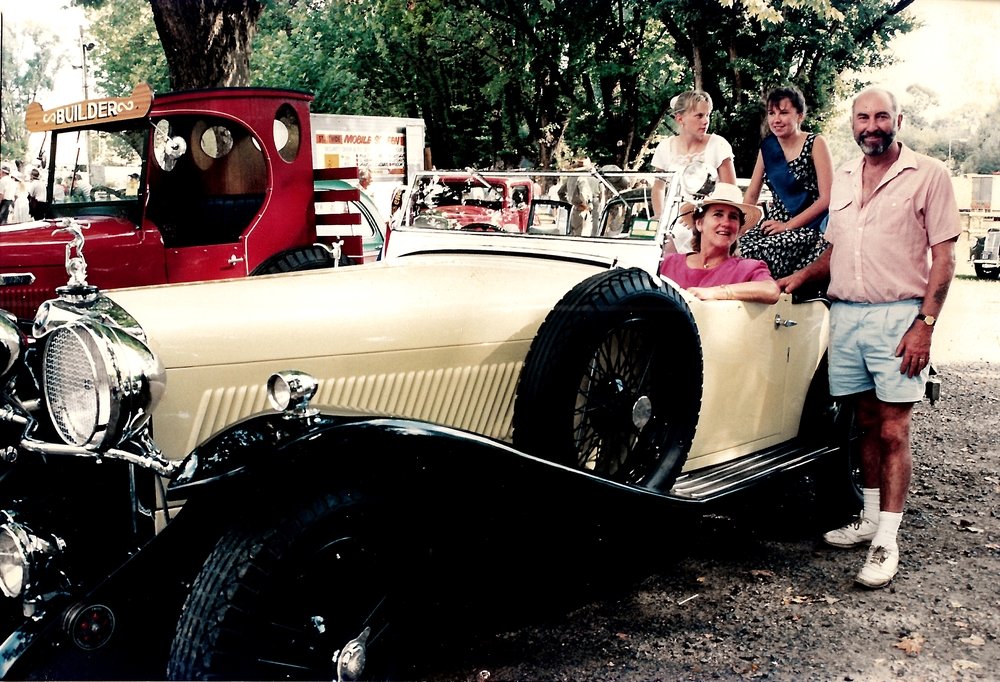 Alf and his family with the crossley-1000.jpg